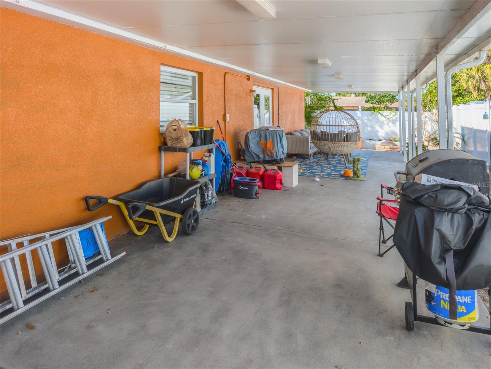 EMBASSY HILLS - Residential