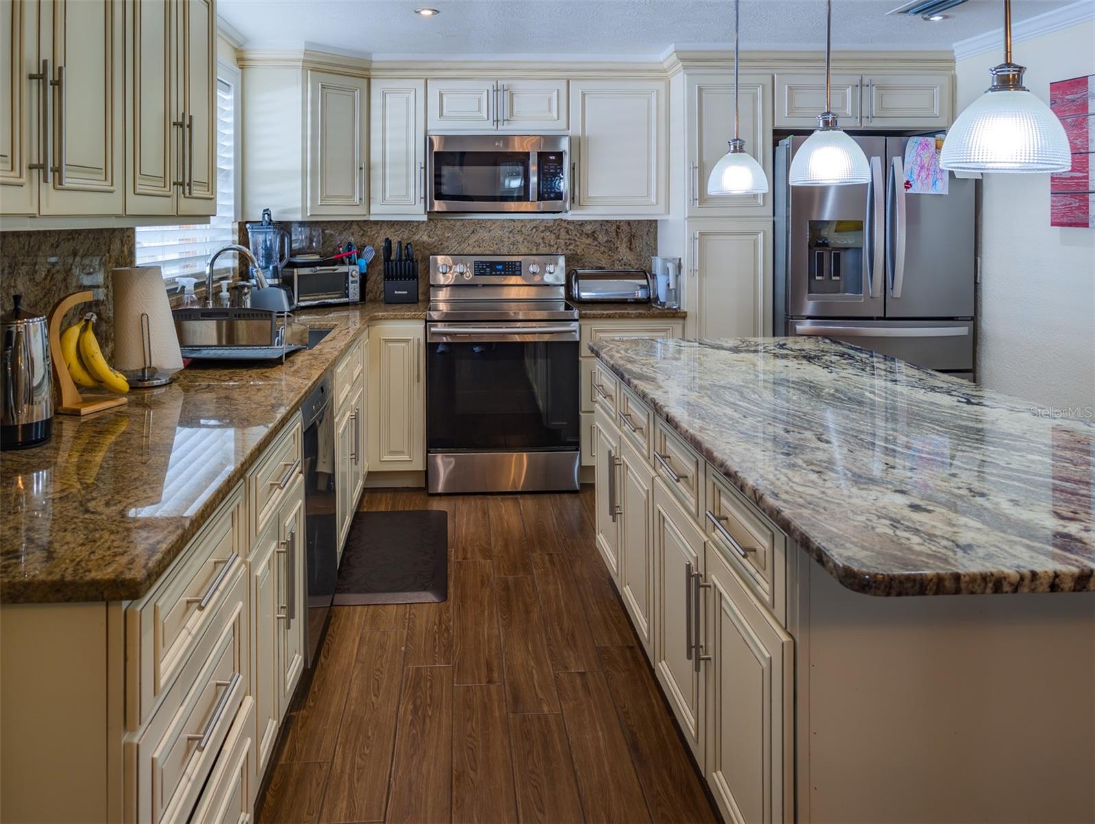 EMBASSY HILLS - Residential