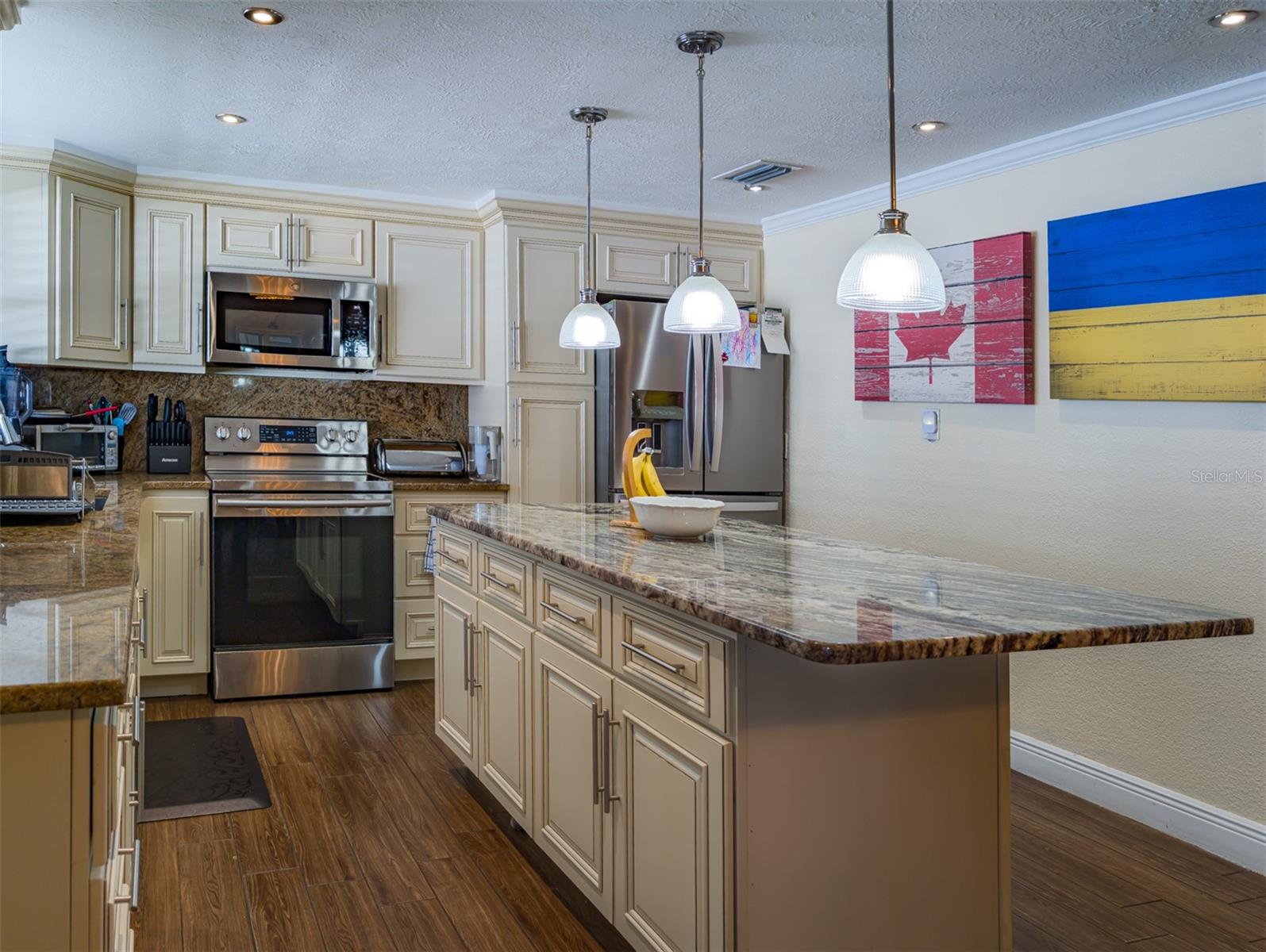 EMBASSY HILLS - Residential