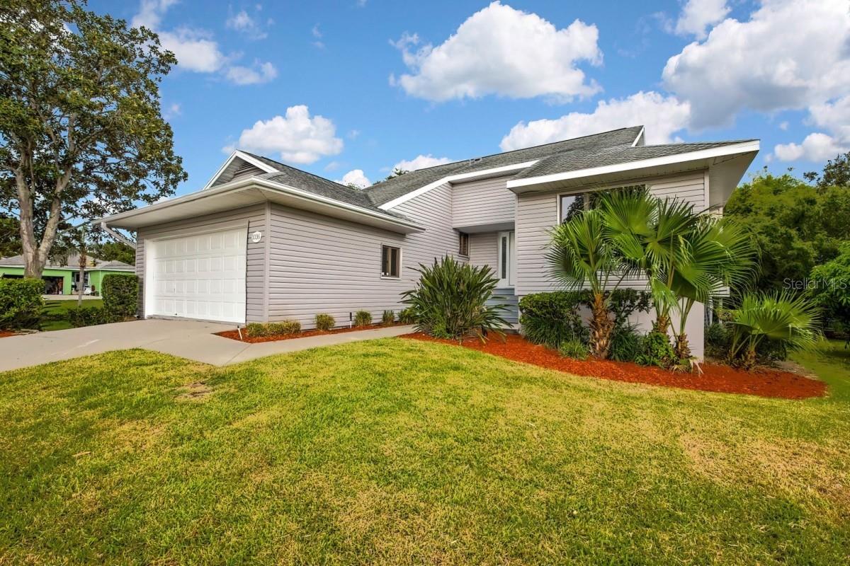 1036 LAKE AVOCA DRIVE