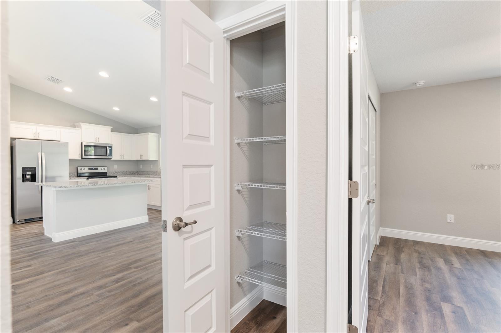 SILVER SPRINGS SHORES UN 22 - Residential