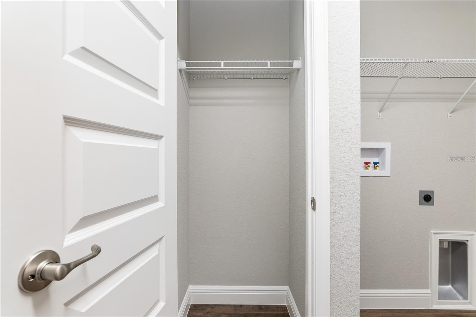 SILVER SPRINGS SHORES UN 22 - Residential