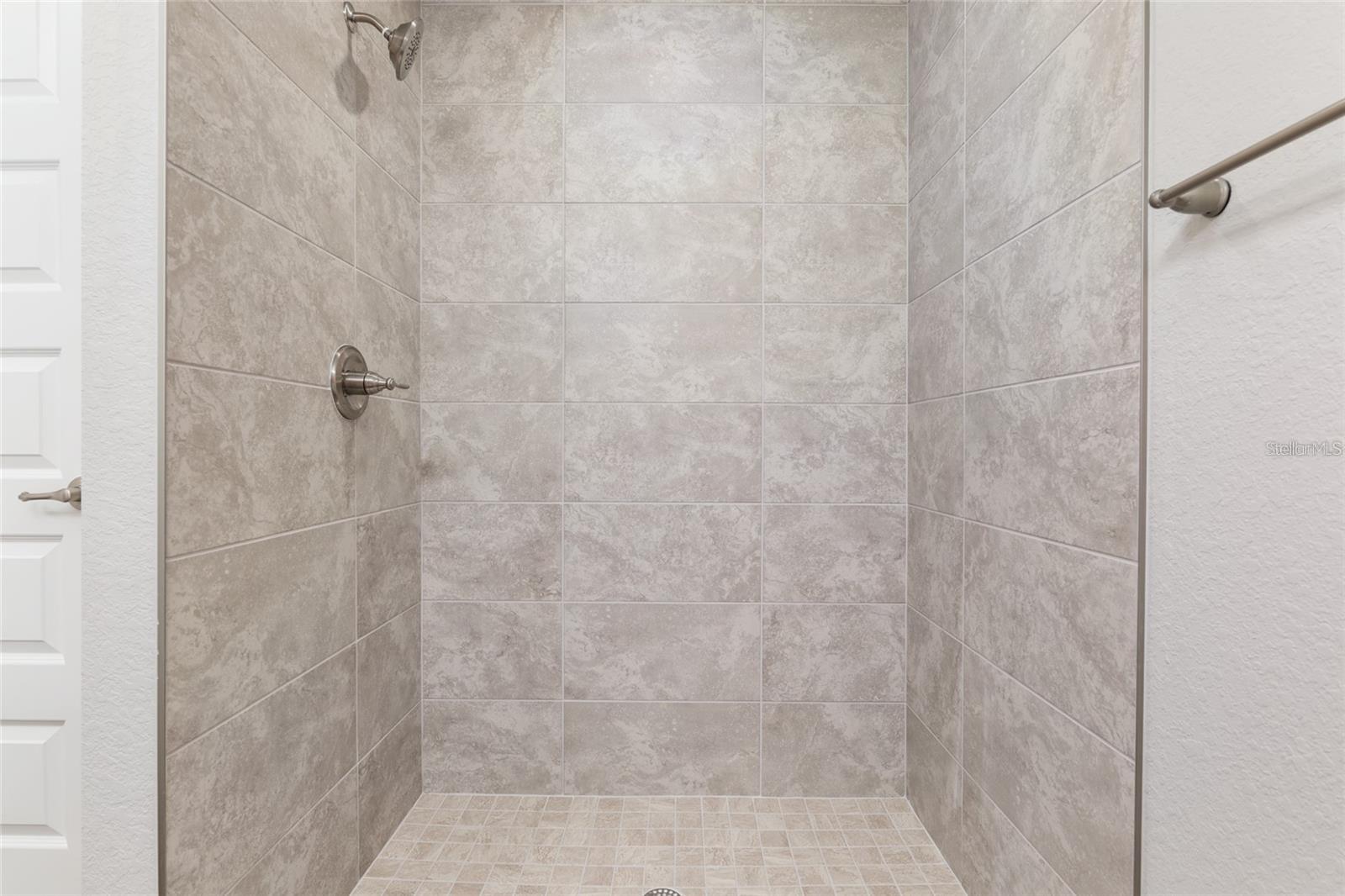 SILVER SPRINGS SHORES UN 22 - Residential