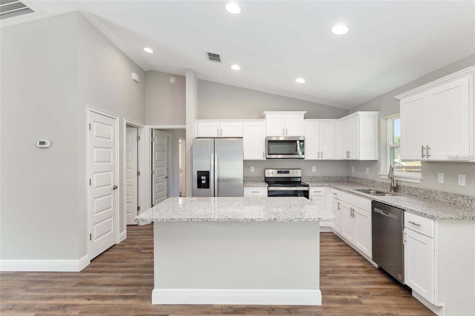 SILVER SPRINGS SHORES UN 22 - Residential