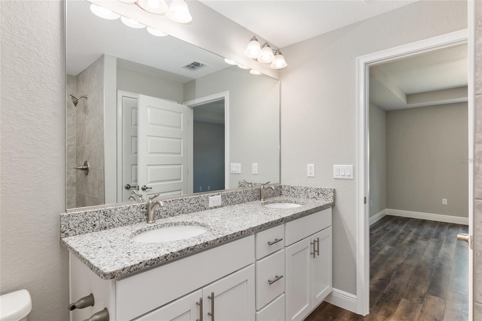 SILVER SPRINGS SHORES UN 22 - Residential