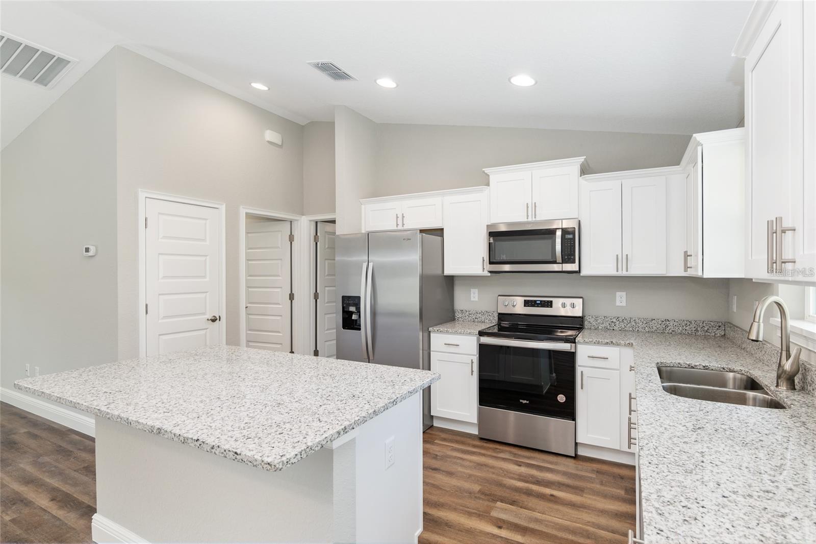 SILVER SPRINGS SHORES UN 22 - Residential