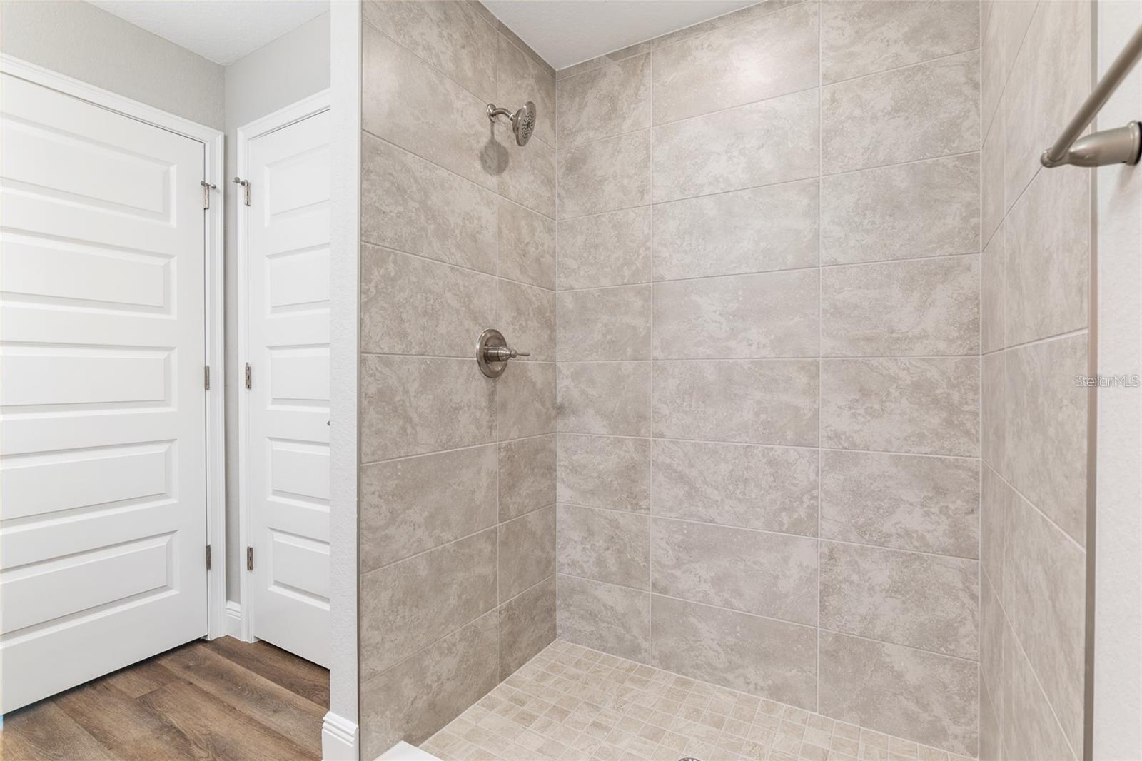 SILVER SPRINGS SHORES UN 22 - Residential