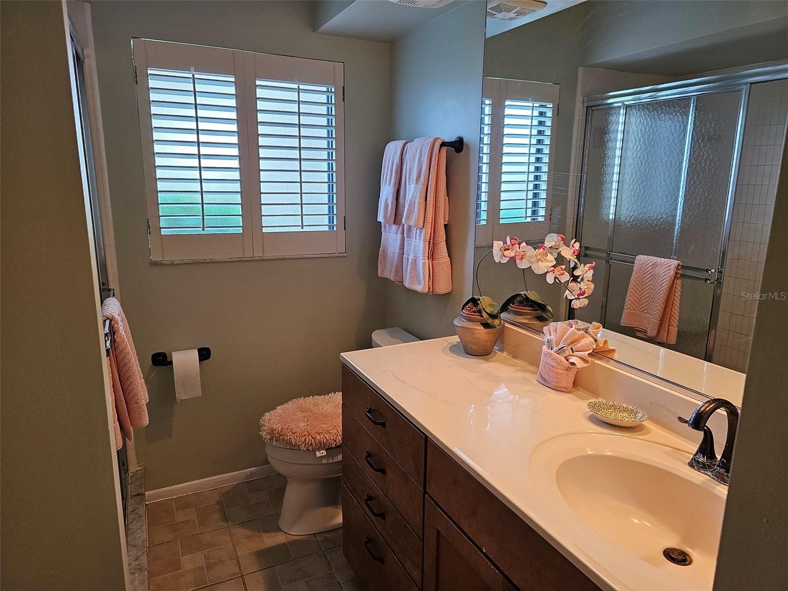 VALENCIA GARDEN - Residential Lease