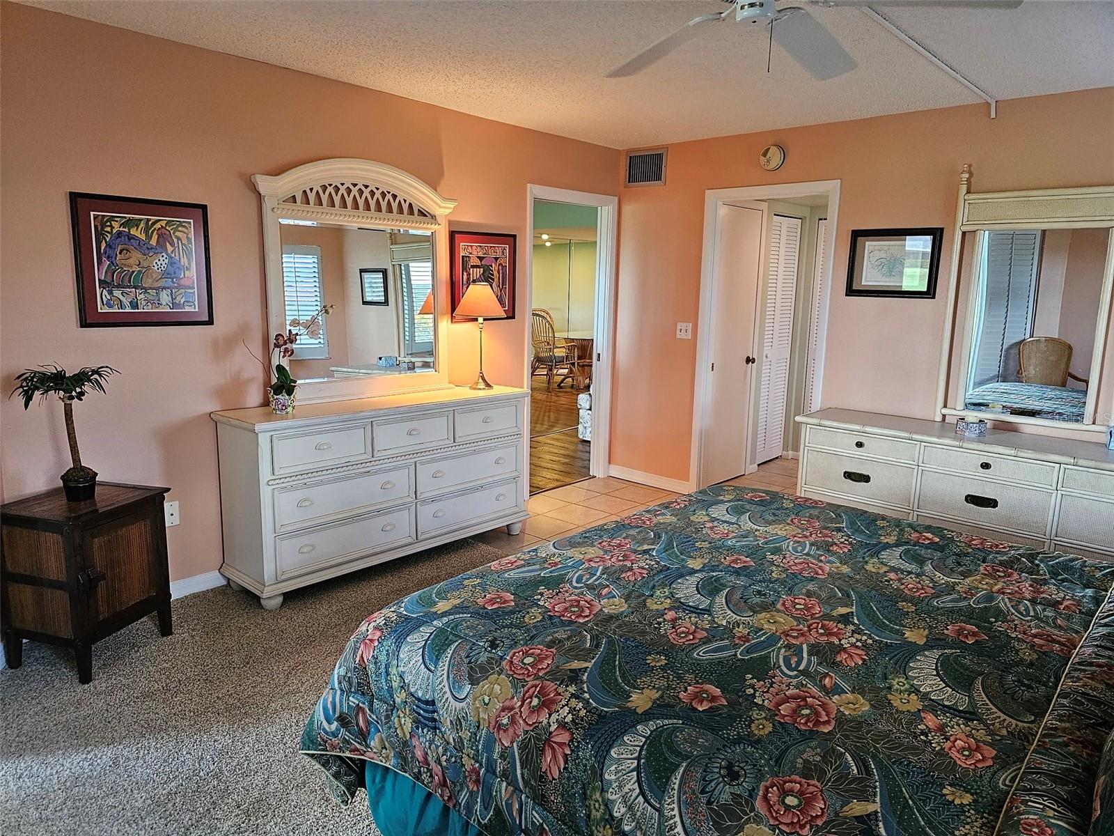 VALENCIA GARDEN - Residential Lease