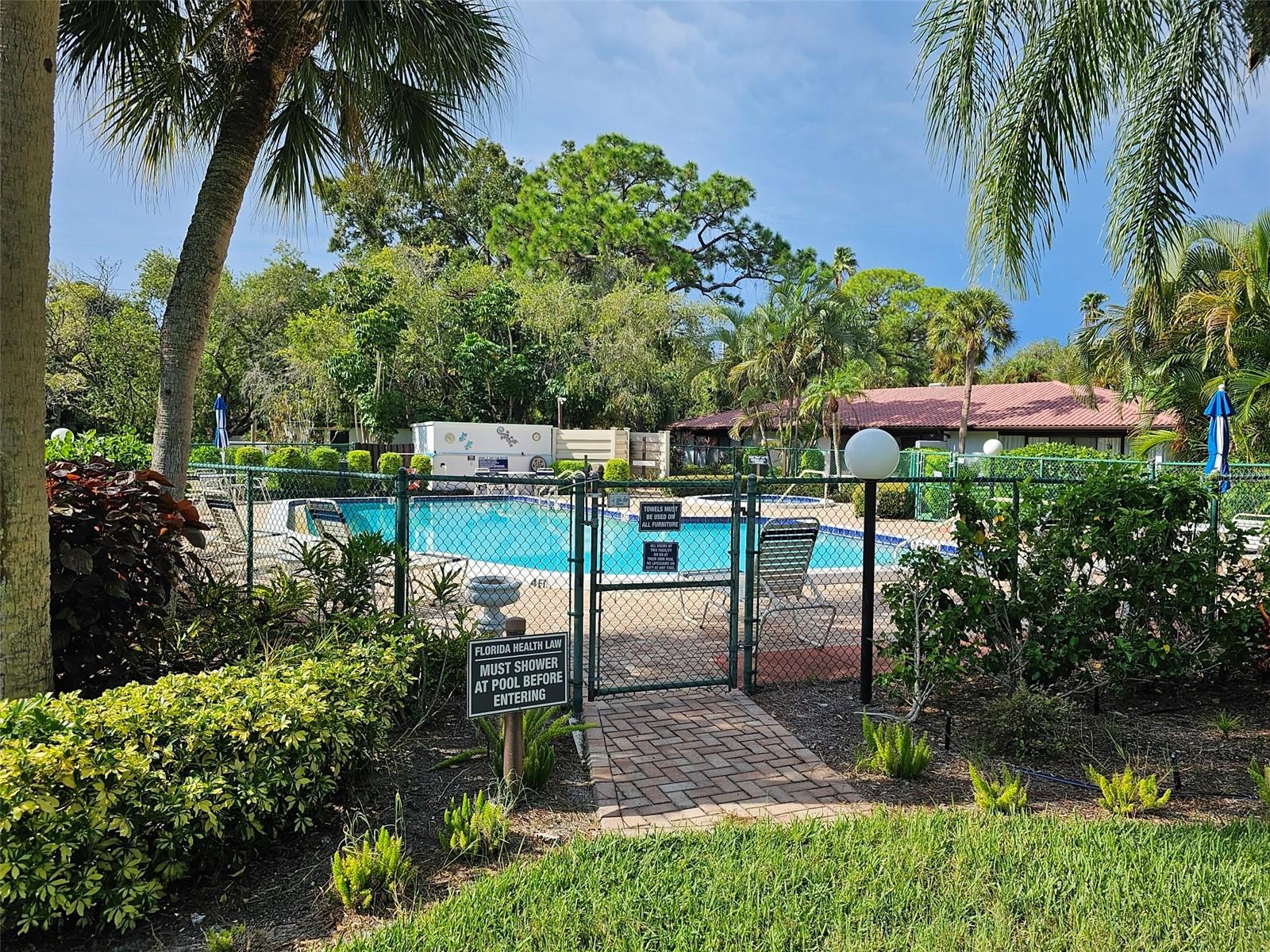 VALENCIA GARDEN - Residential Lease