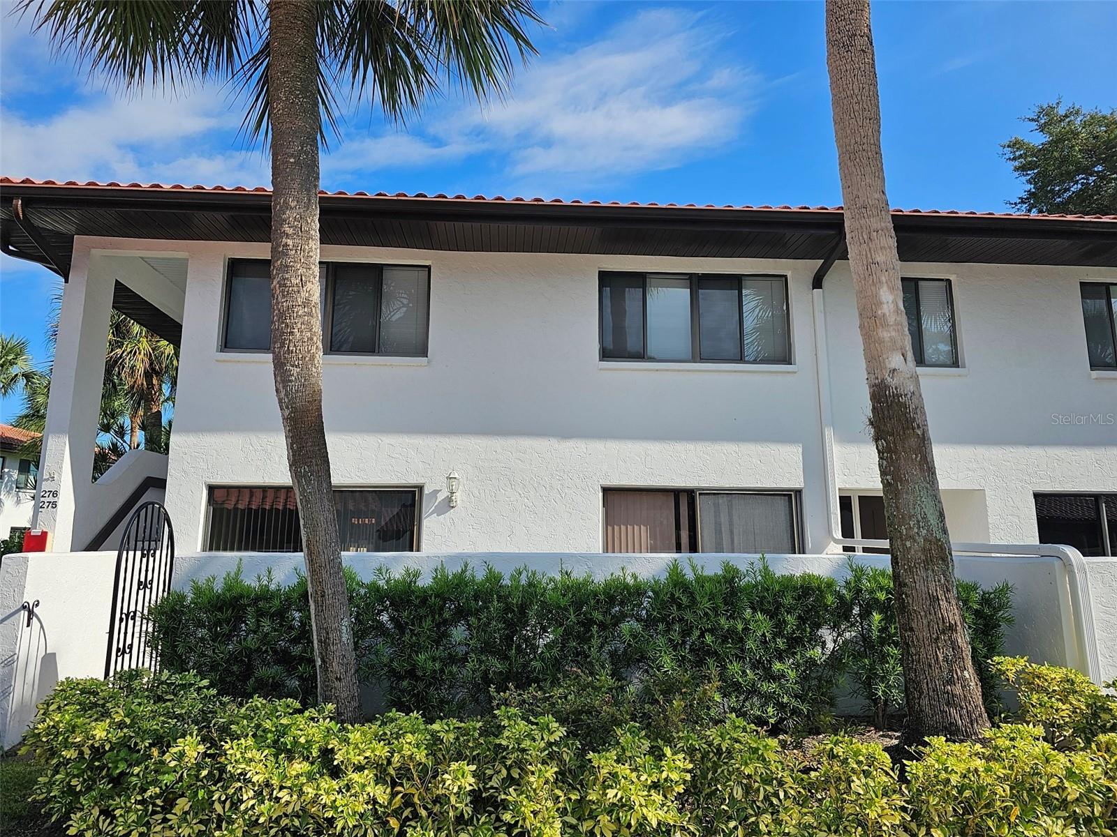 VALENCIA GARDEN - Residential Lease