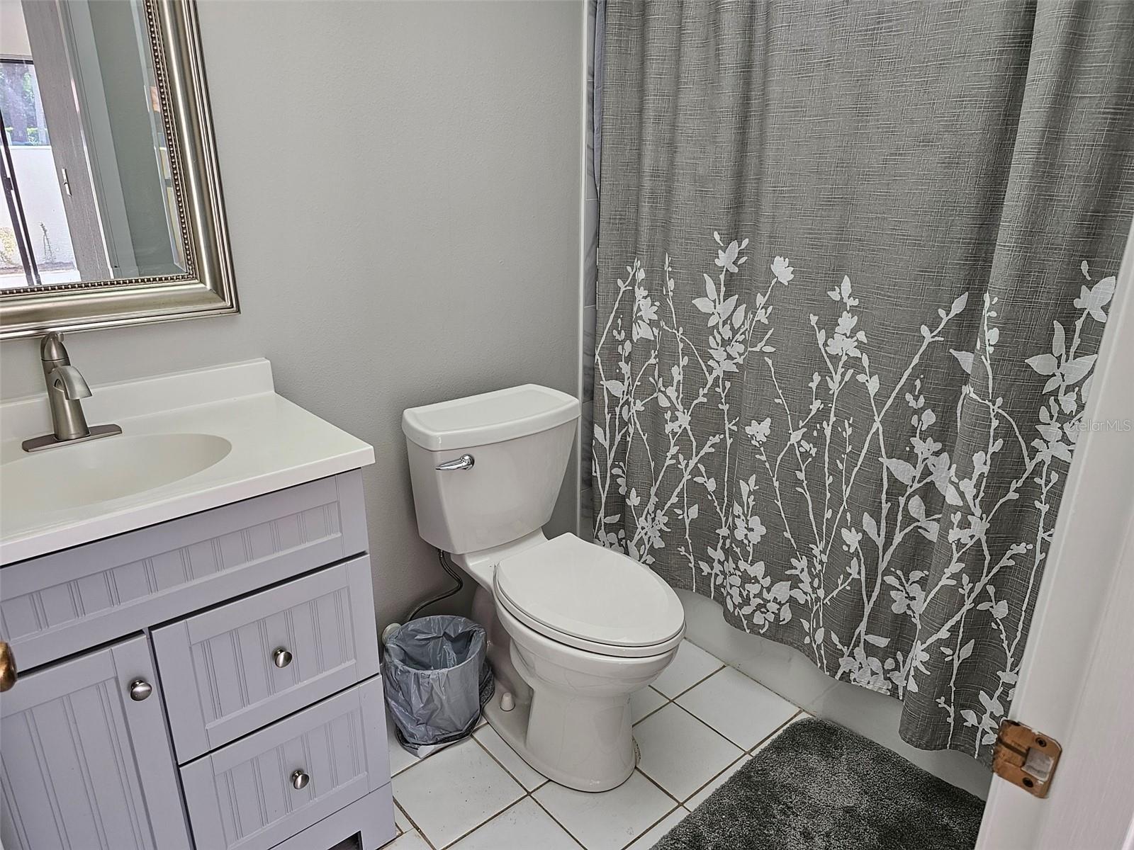 VALENCIA GARDEN - Residential Lease