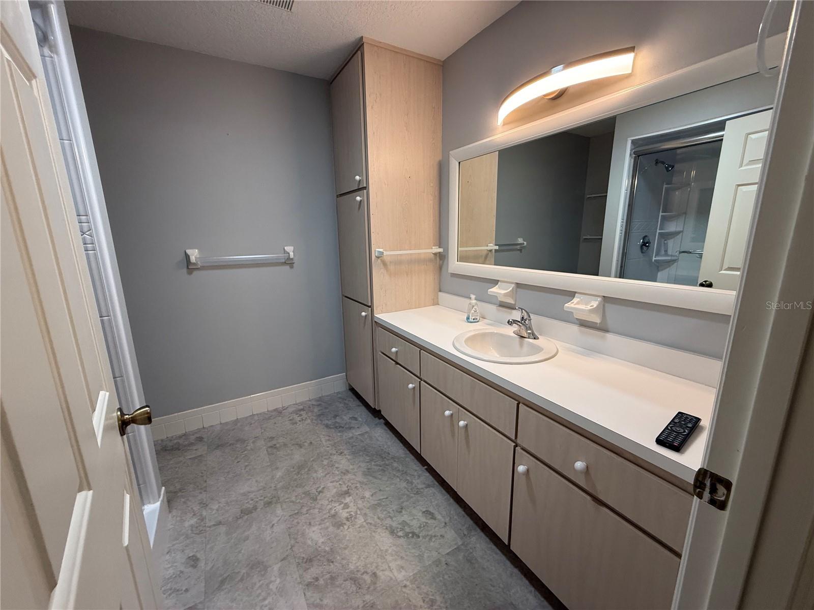 SPRUCE CRK SOUTH X - Residential Lease