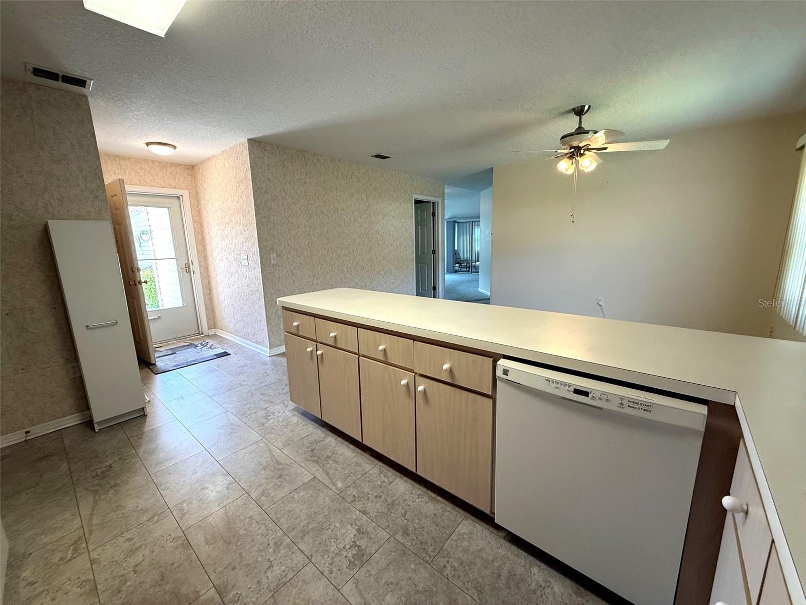 SPRUCE CRK SOUTH X - Residential Lease