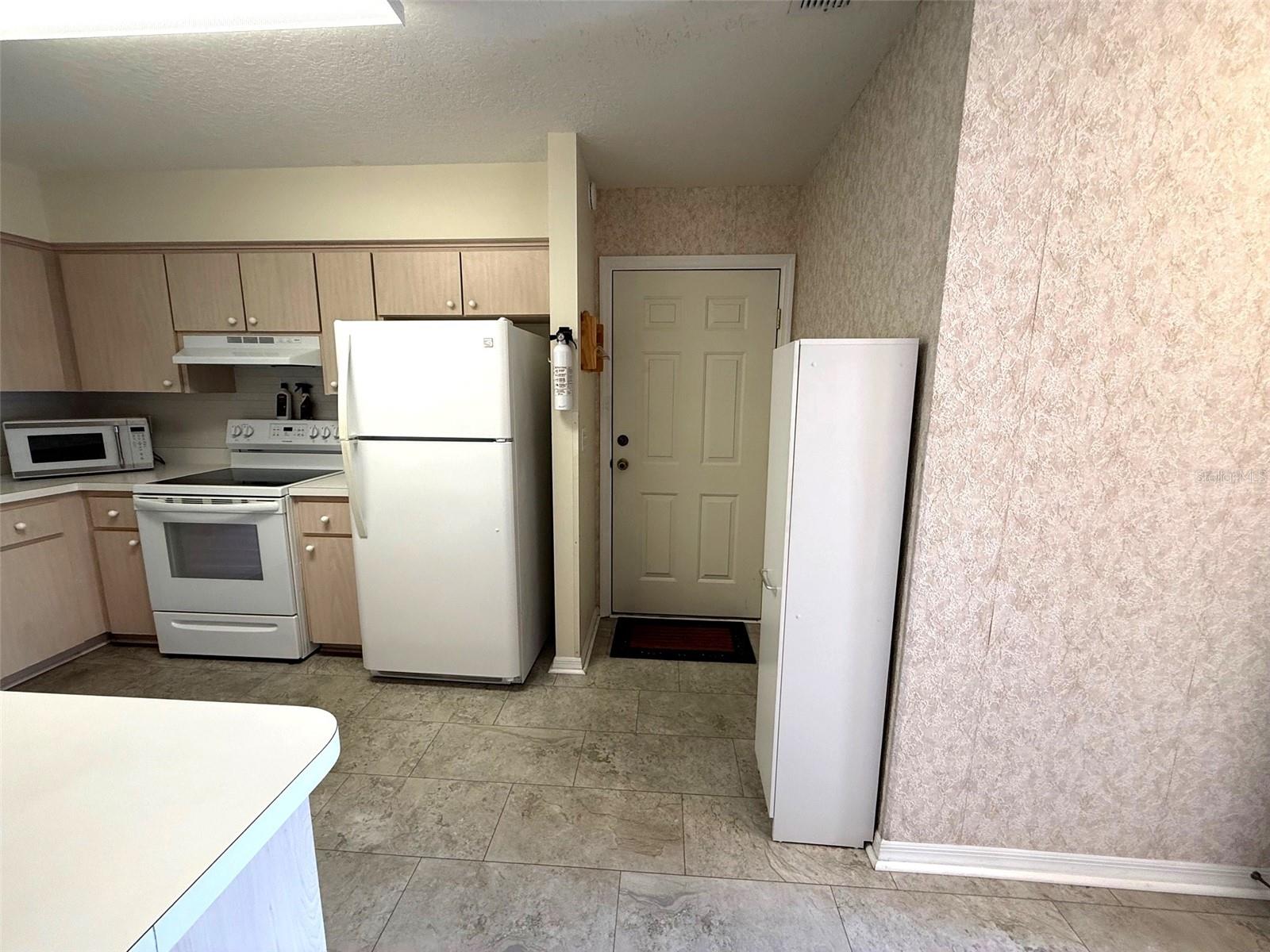 SPRUCE CRK SOUTH X - Residential Lease