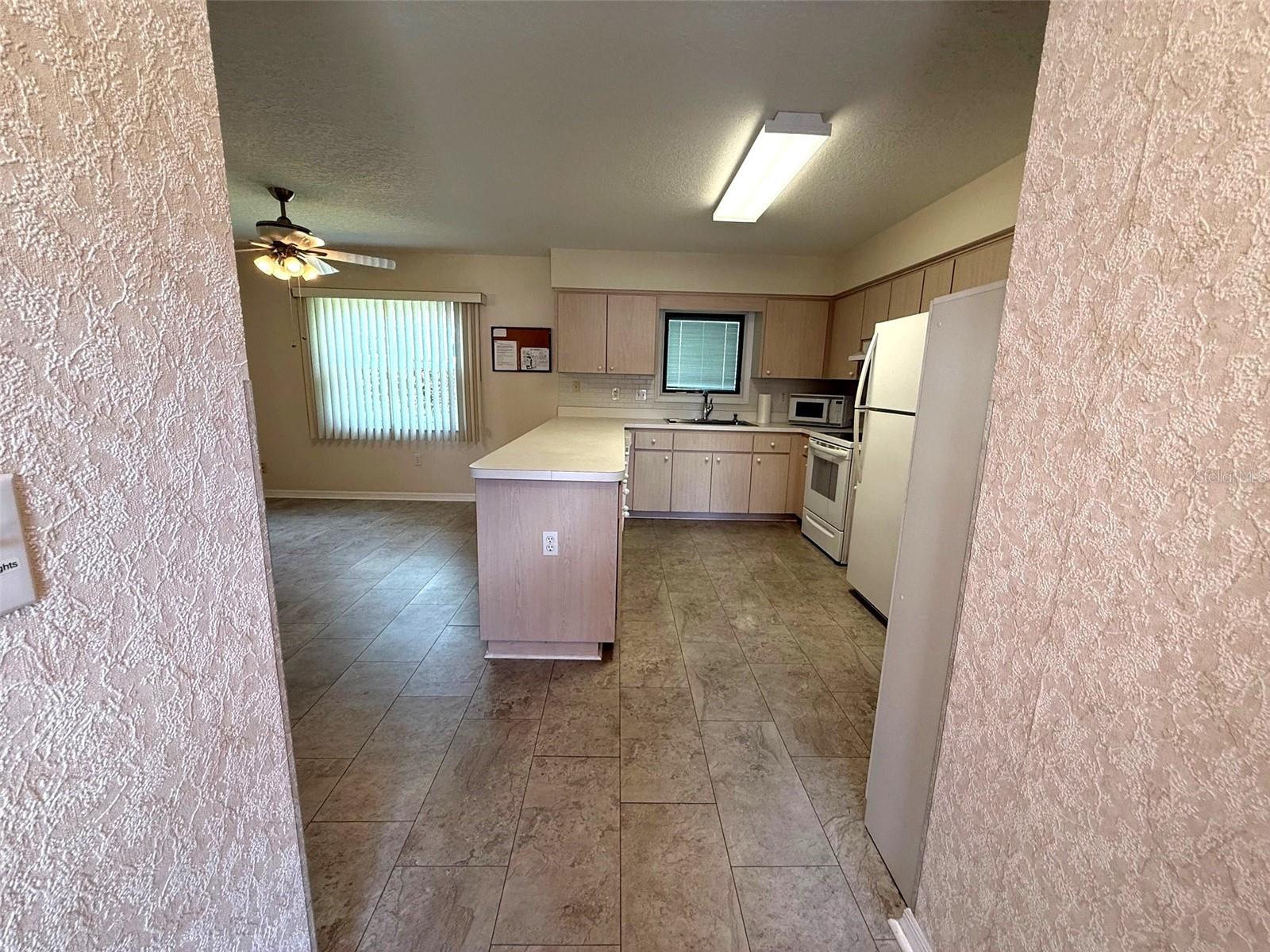 SPRUCE CRK SOUTH X - Residential Lease