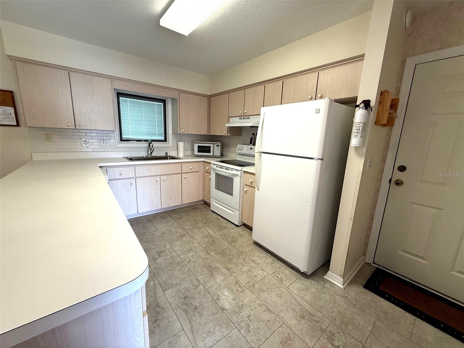 SPRUCE CRK SOUTH X - Residential Lease