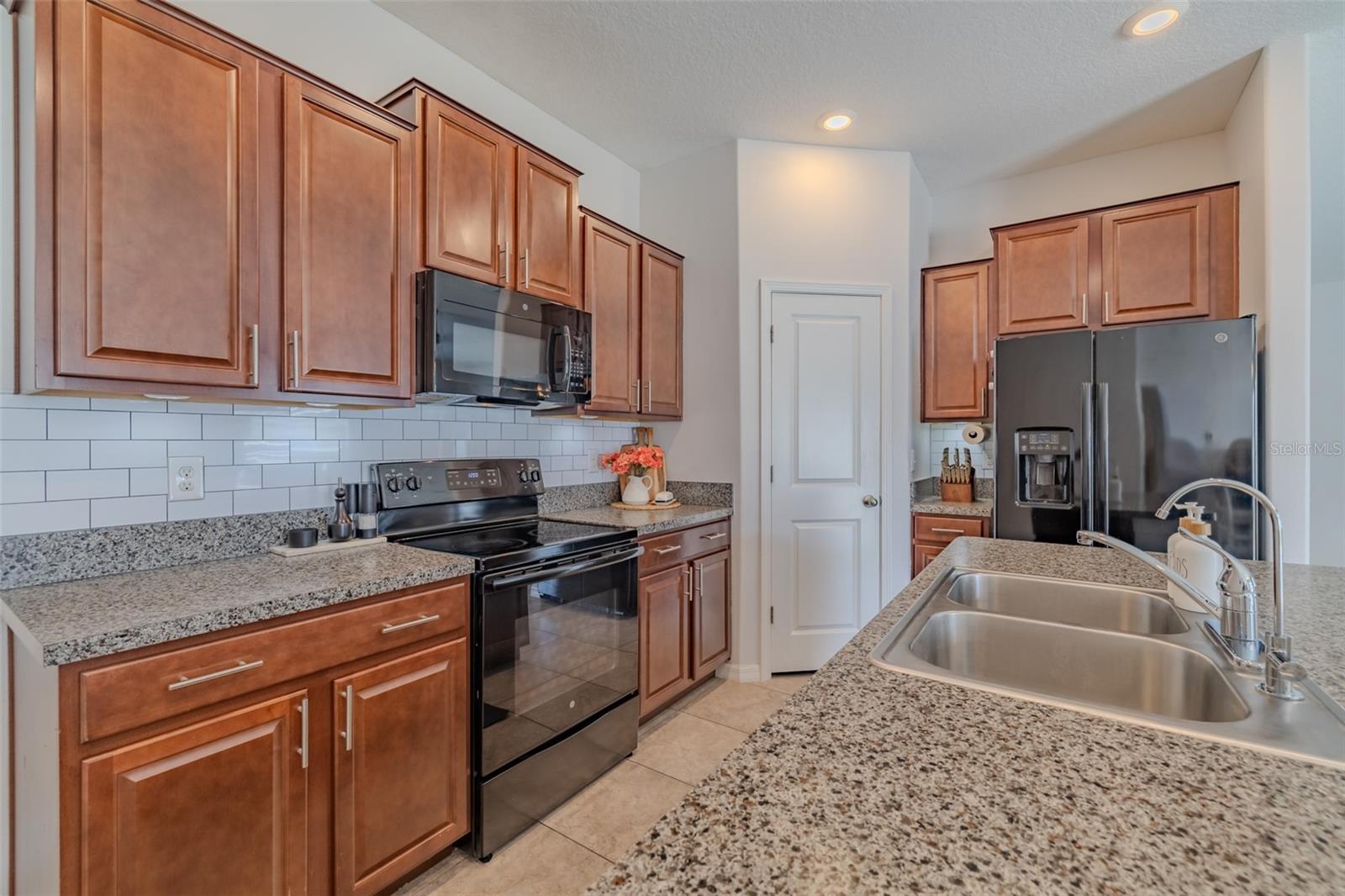 CARLTON LAKES WEST - Residential