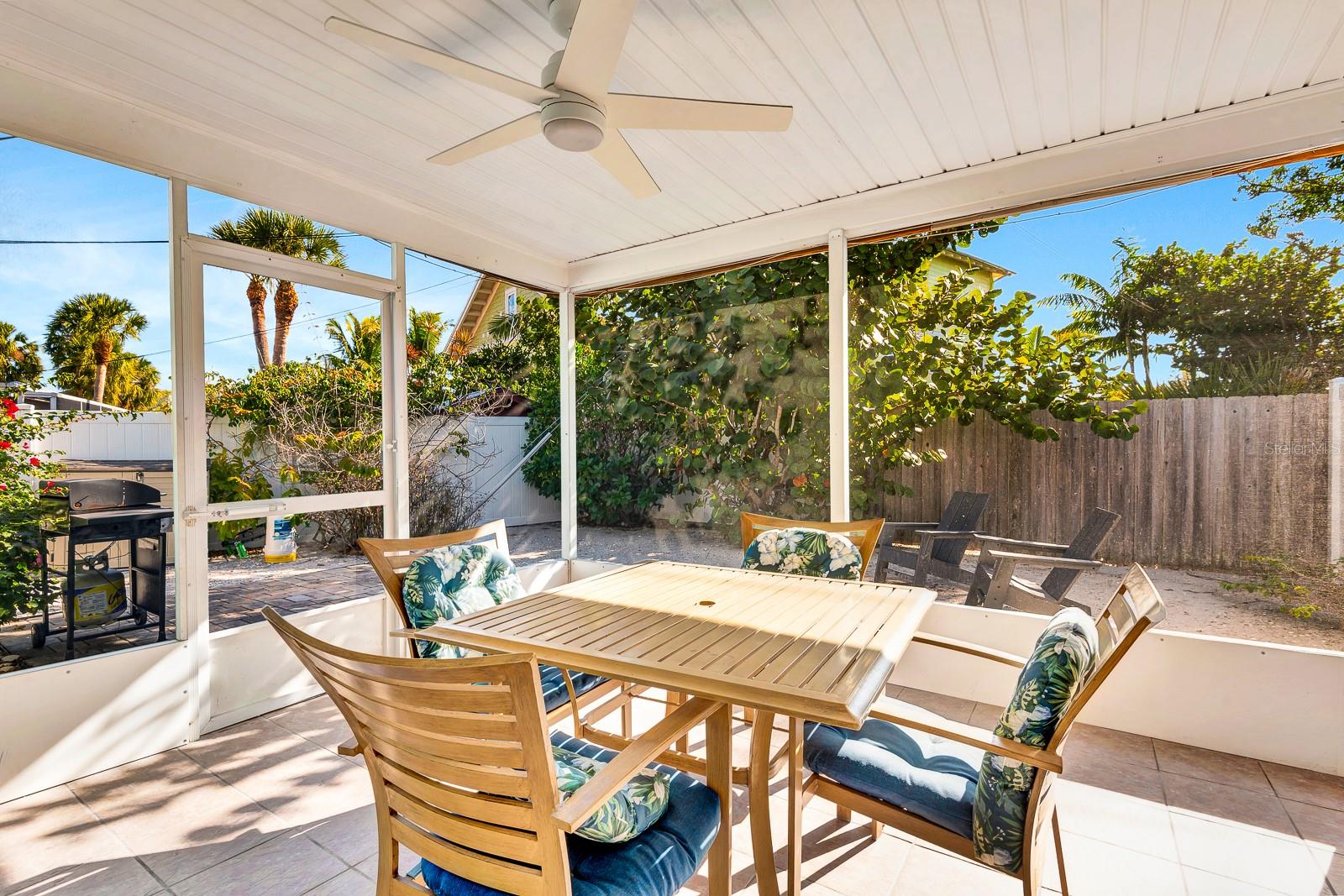 BLUE WAVE VILLA - Residential Income