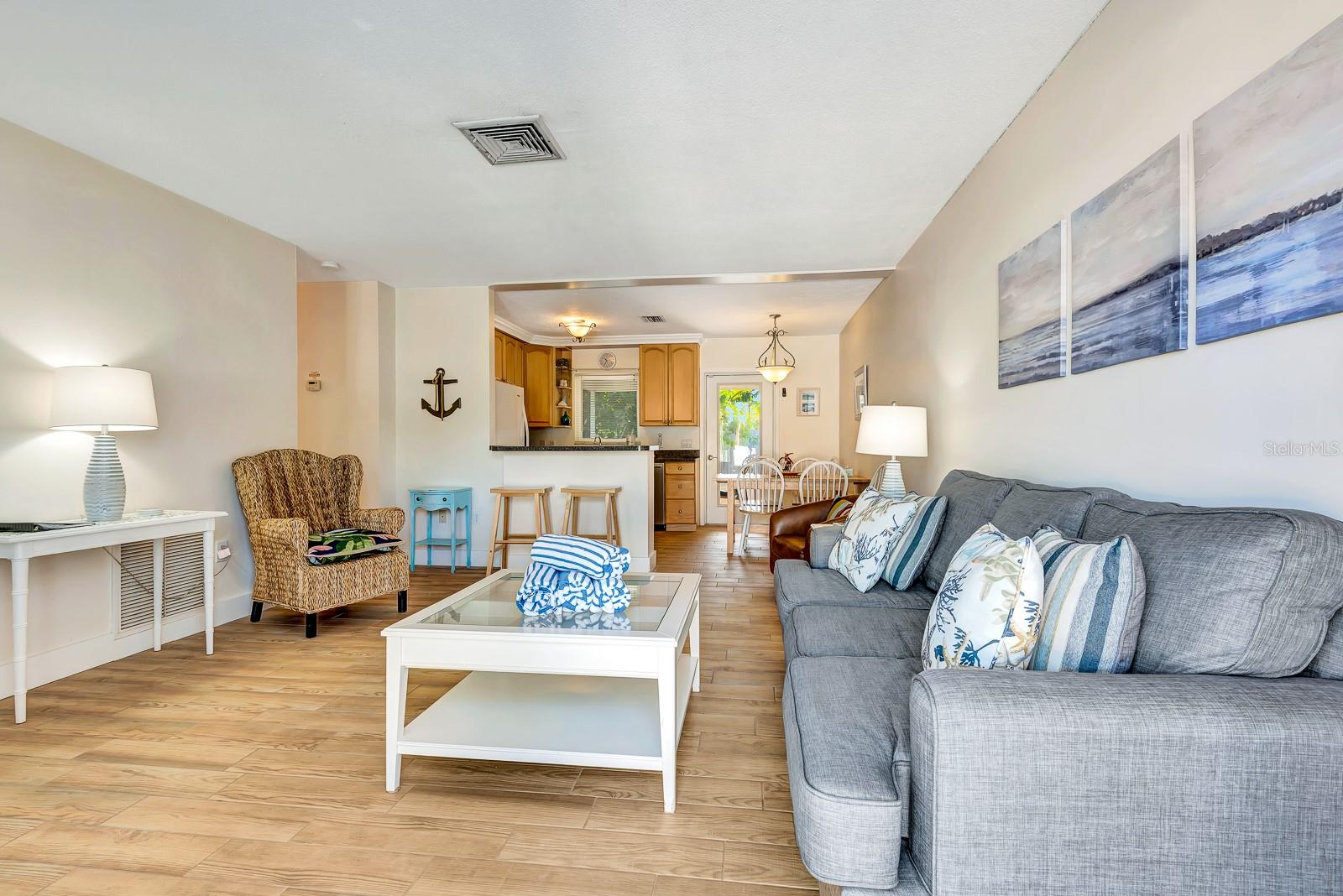 BLUE WAVE VILLA - Residential Income