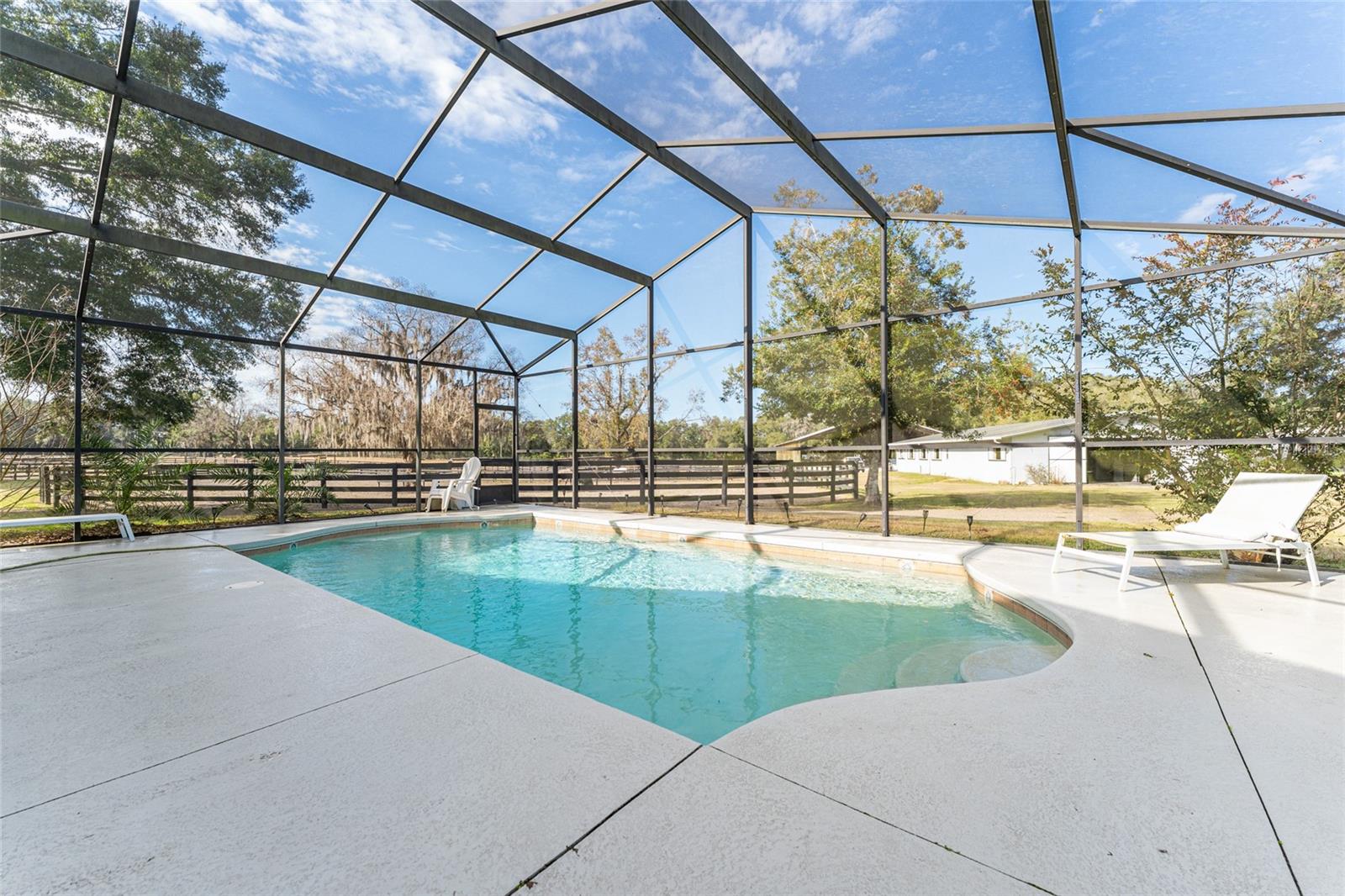 TOP BRASS FARM - Residential