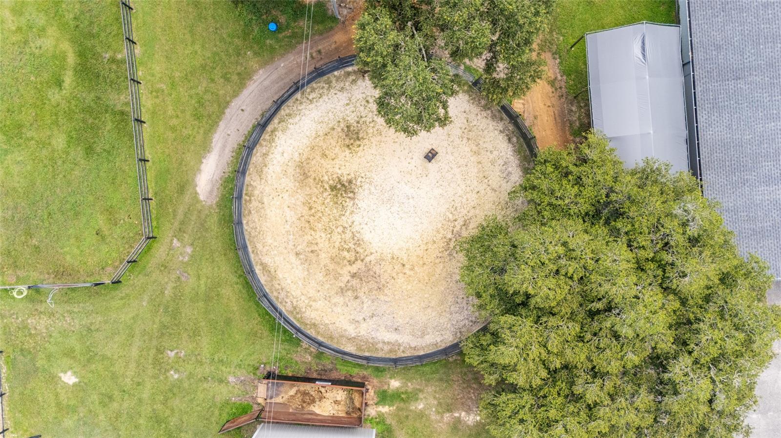 TOP BRASS FARM - Residential