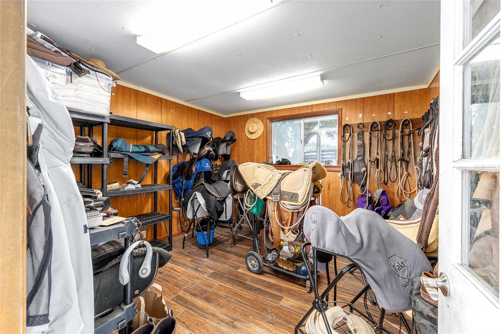 TOP BRASS FARM - Residential