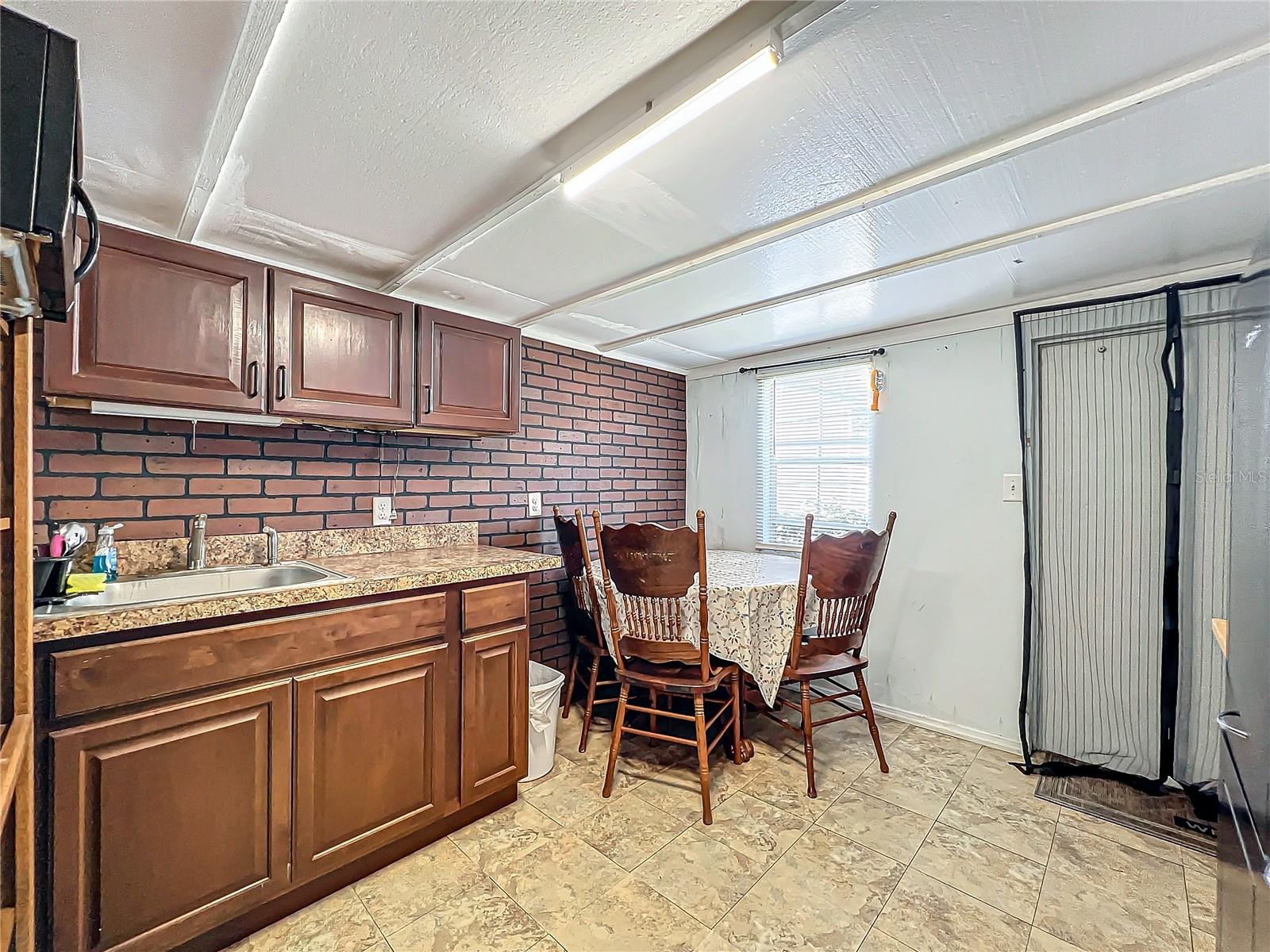 TAFT TOWN - Residential