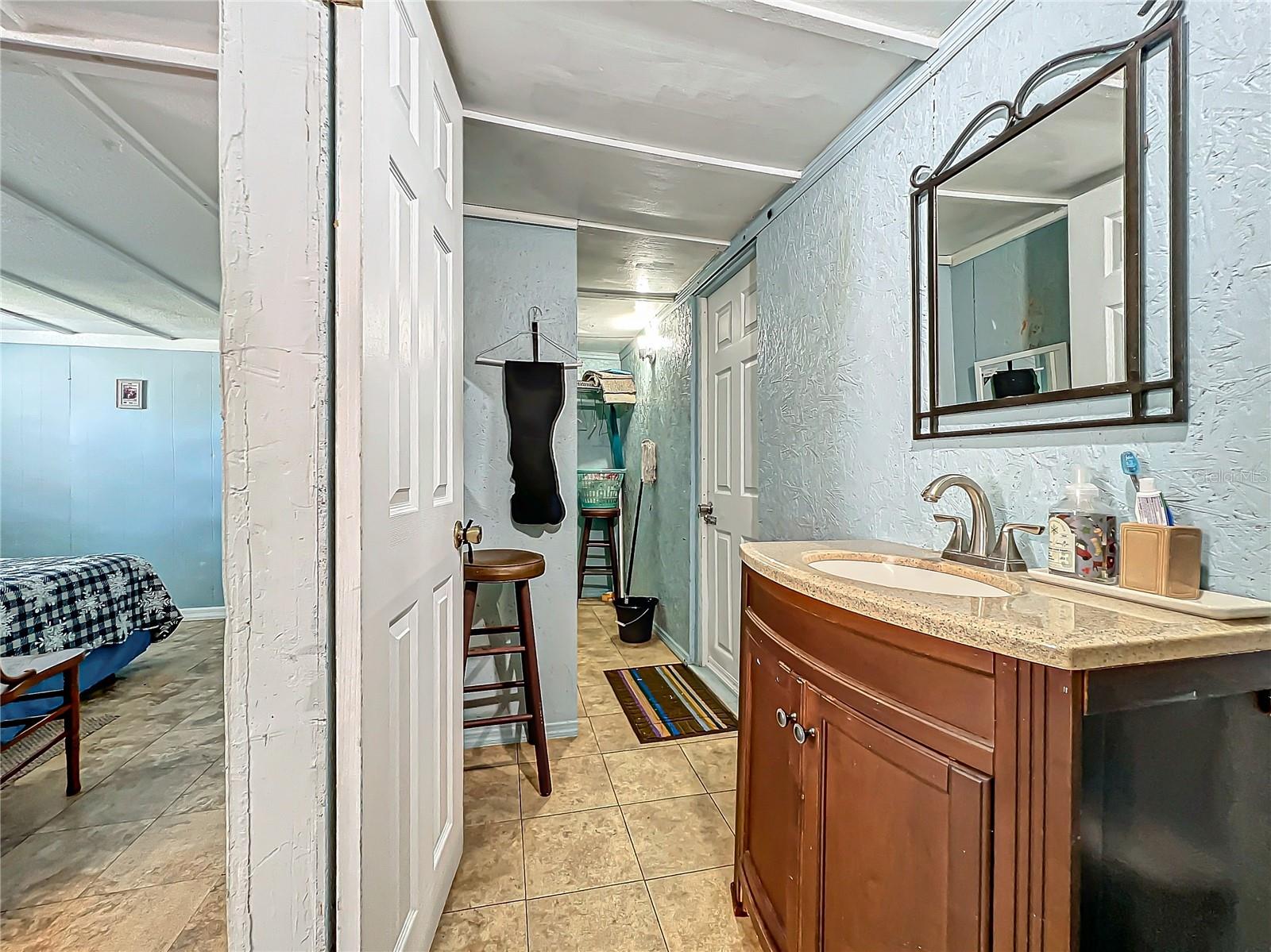 TAFT TOWN - Residential