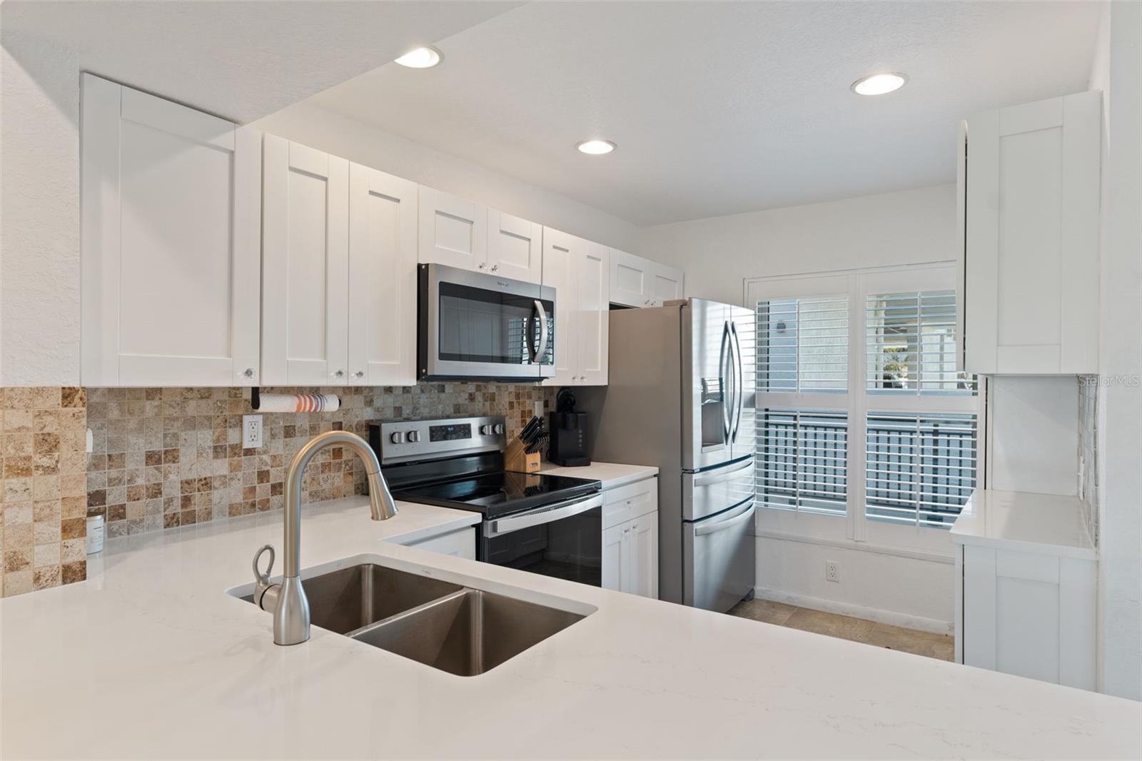 6210 SUN BOULEVARD 206