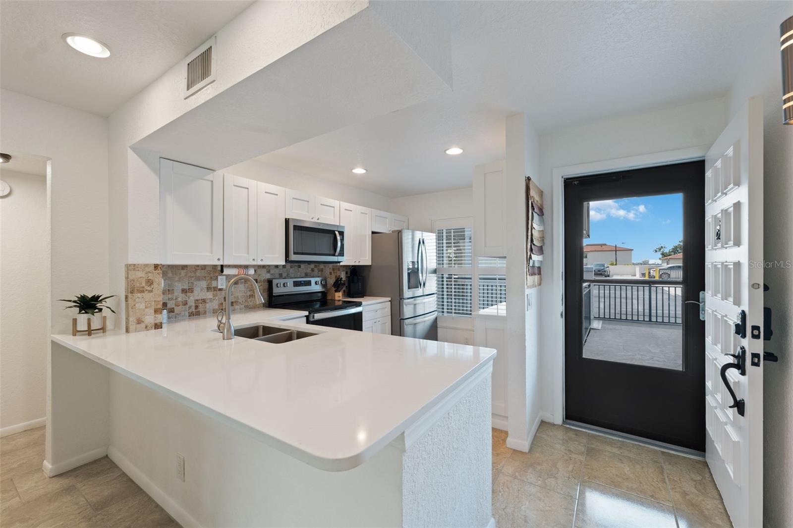 6210 SUN BOULEVARD 206