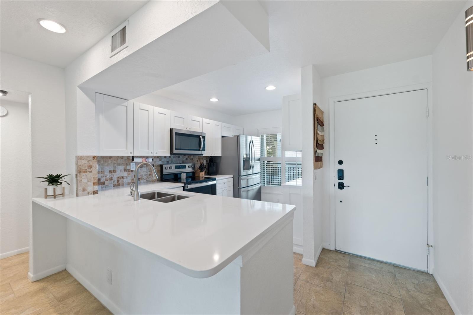 6210 SUN BOULEVARD 206