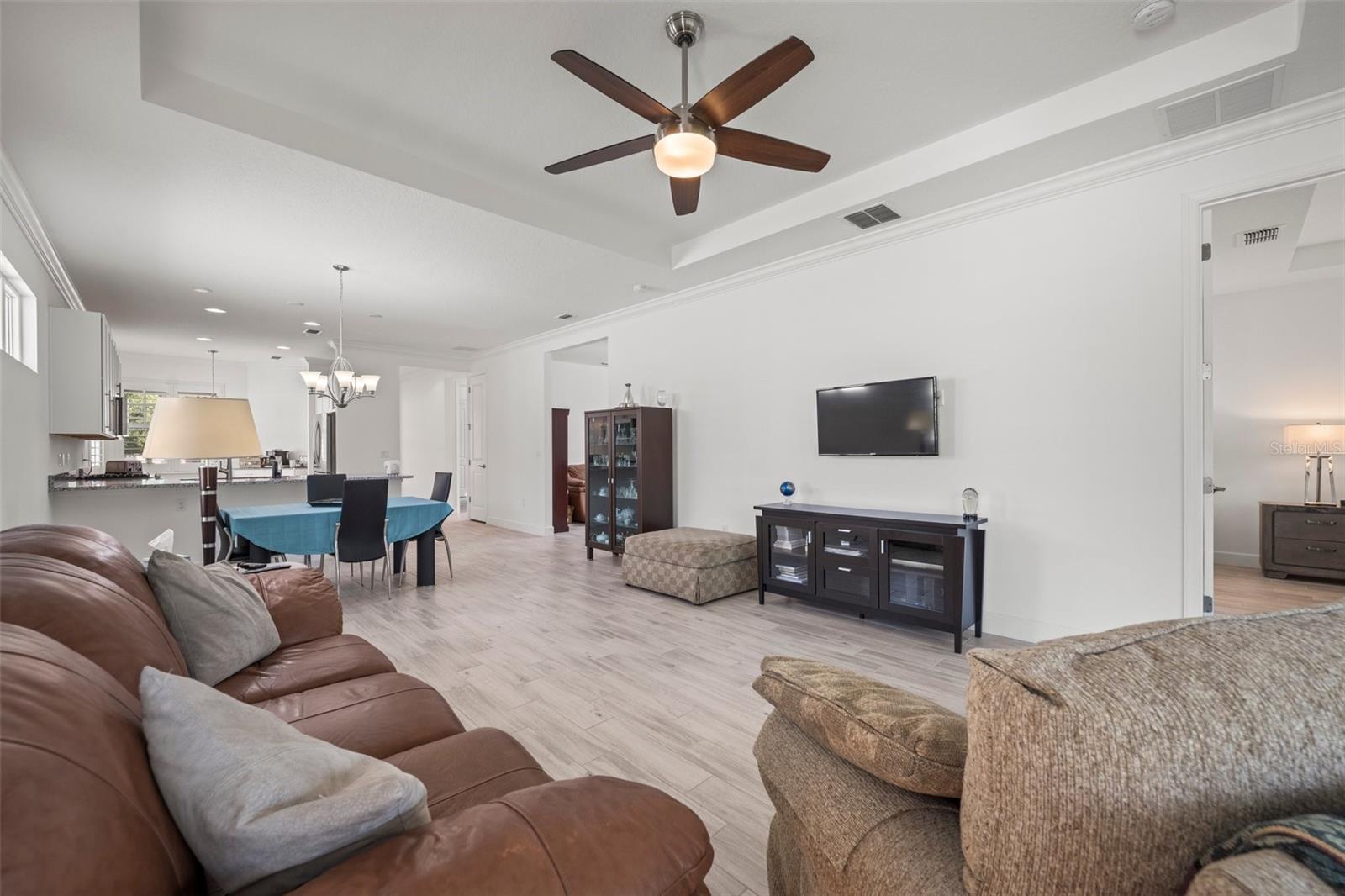 1069 AVERY MEADOWS WAY