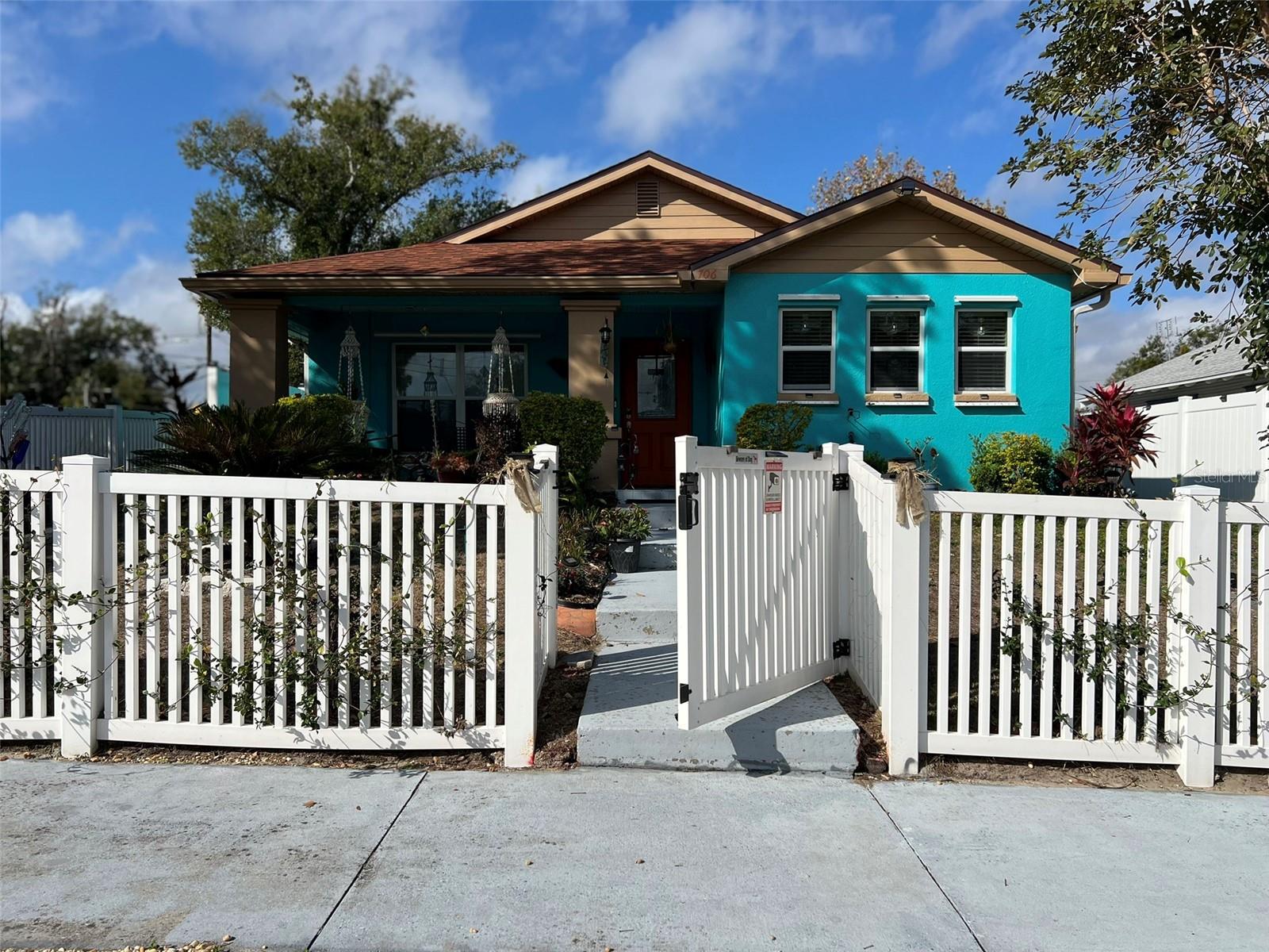 706 N VERMONT AVENUE