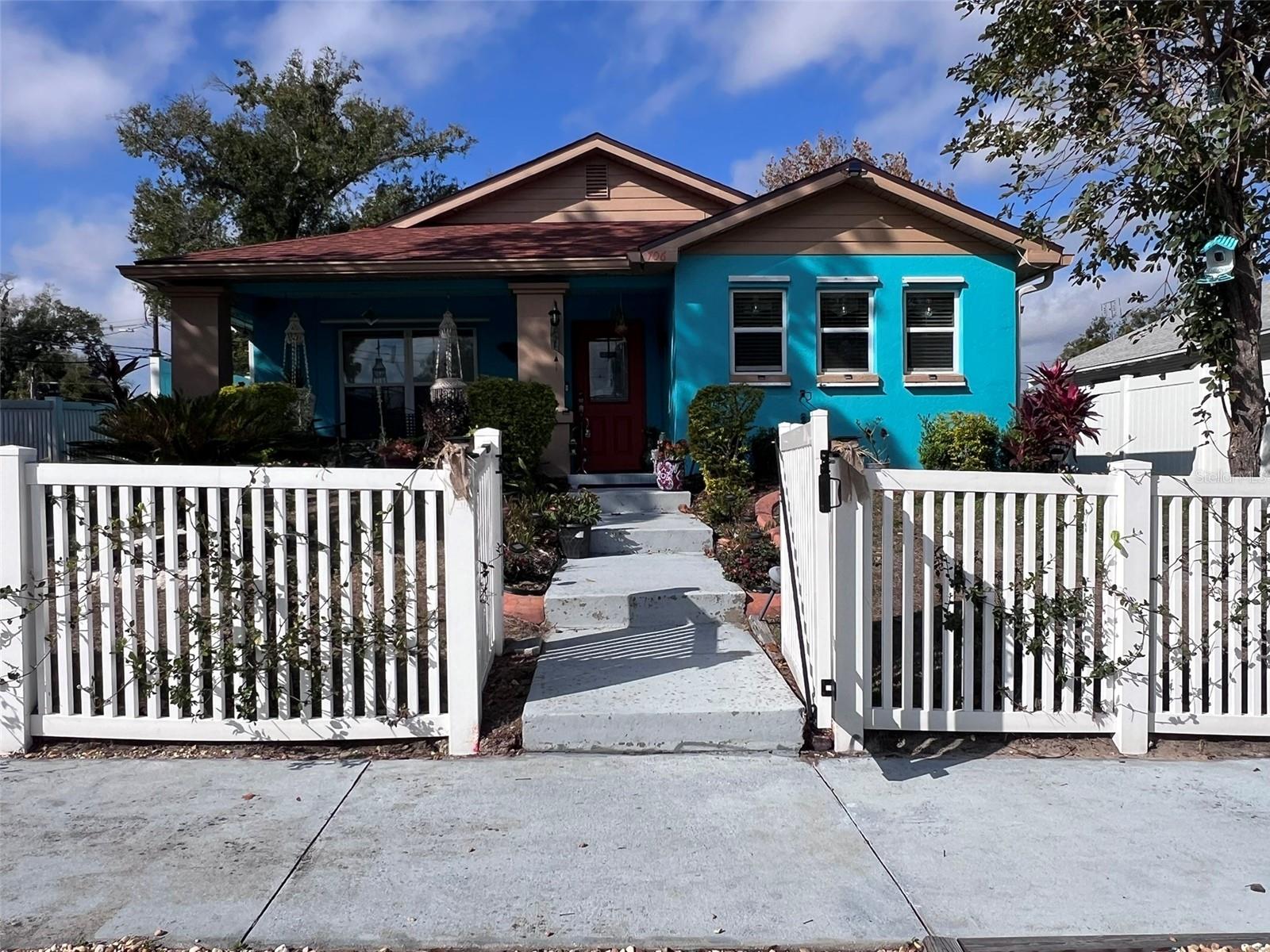 706 N VERMONT AVENUE