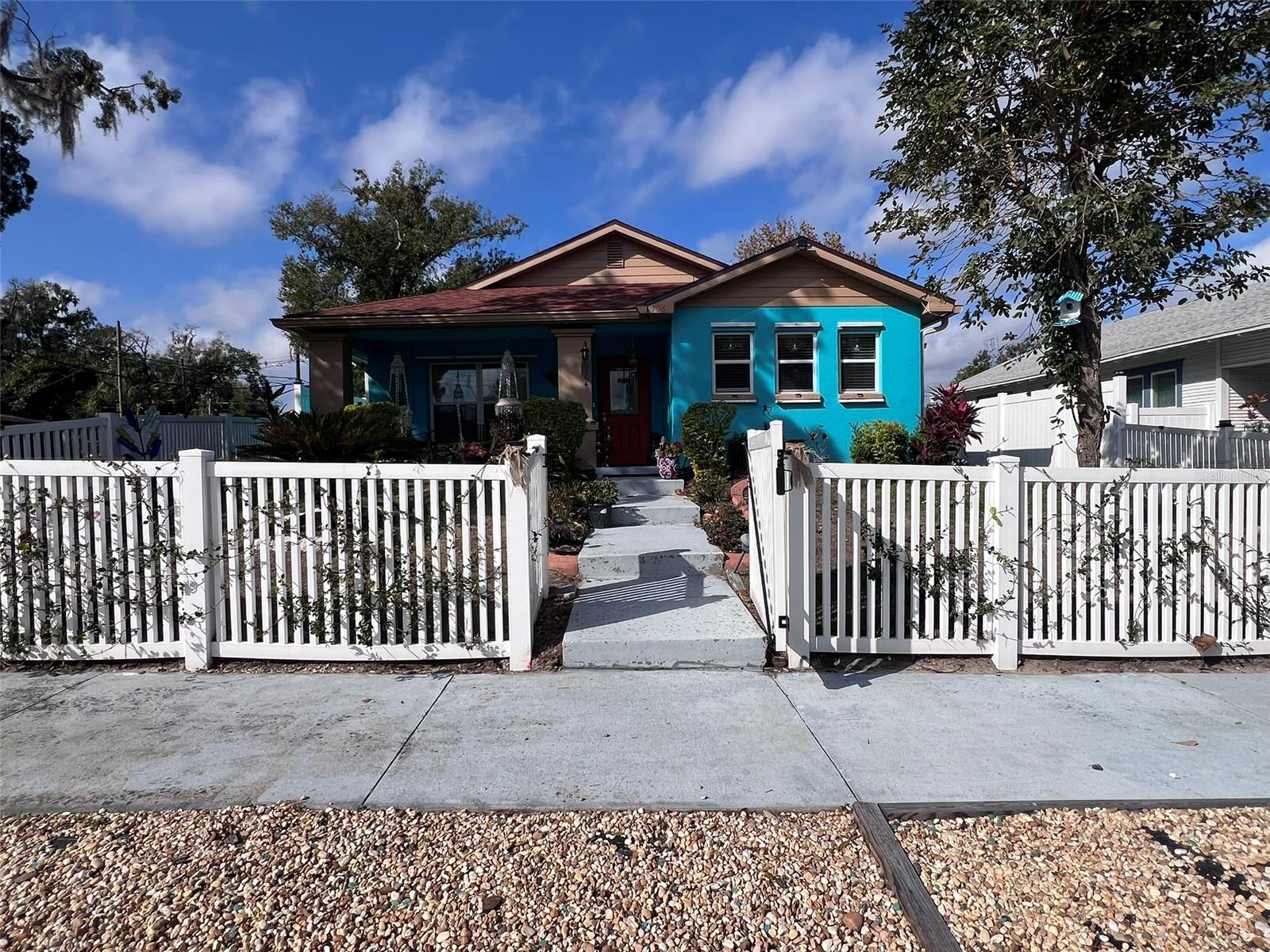 706 N VERMONT AVENUE