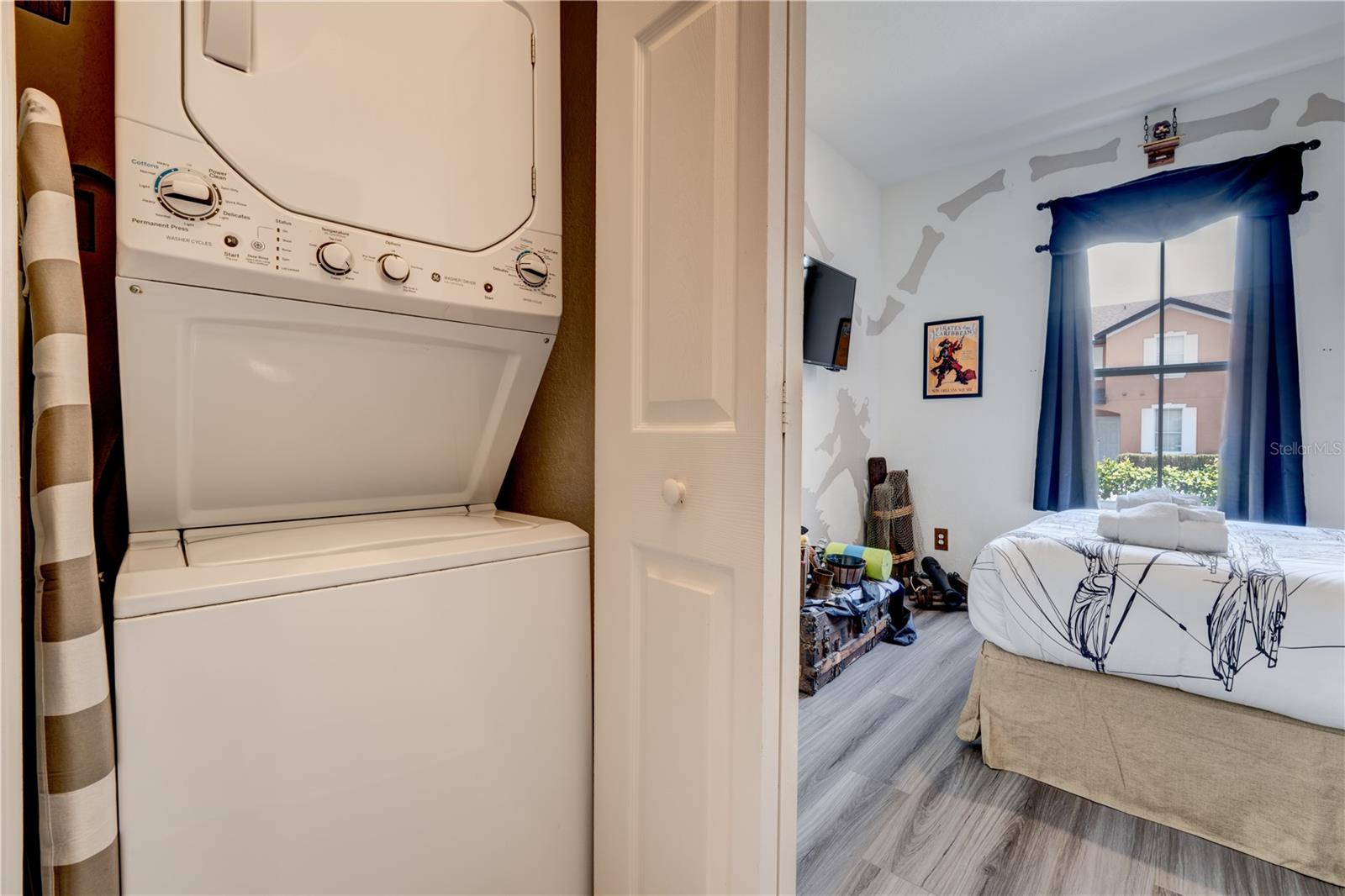 REGAL OAKS AT OLD TOWN - Residential