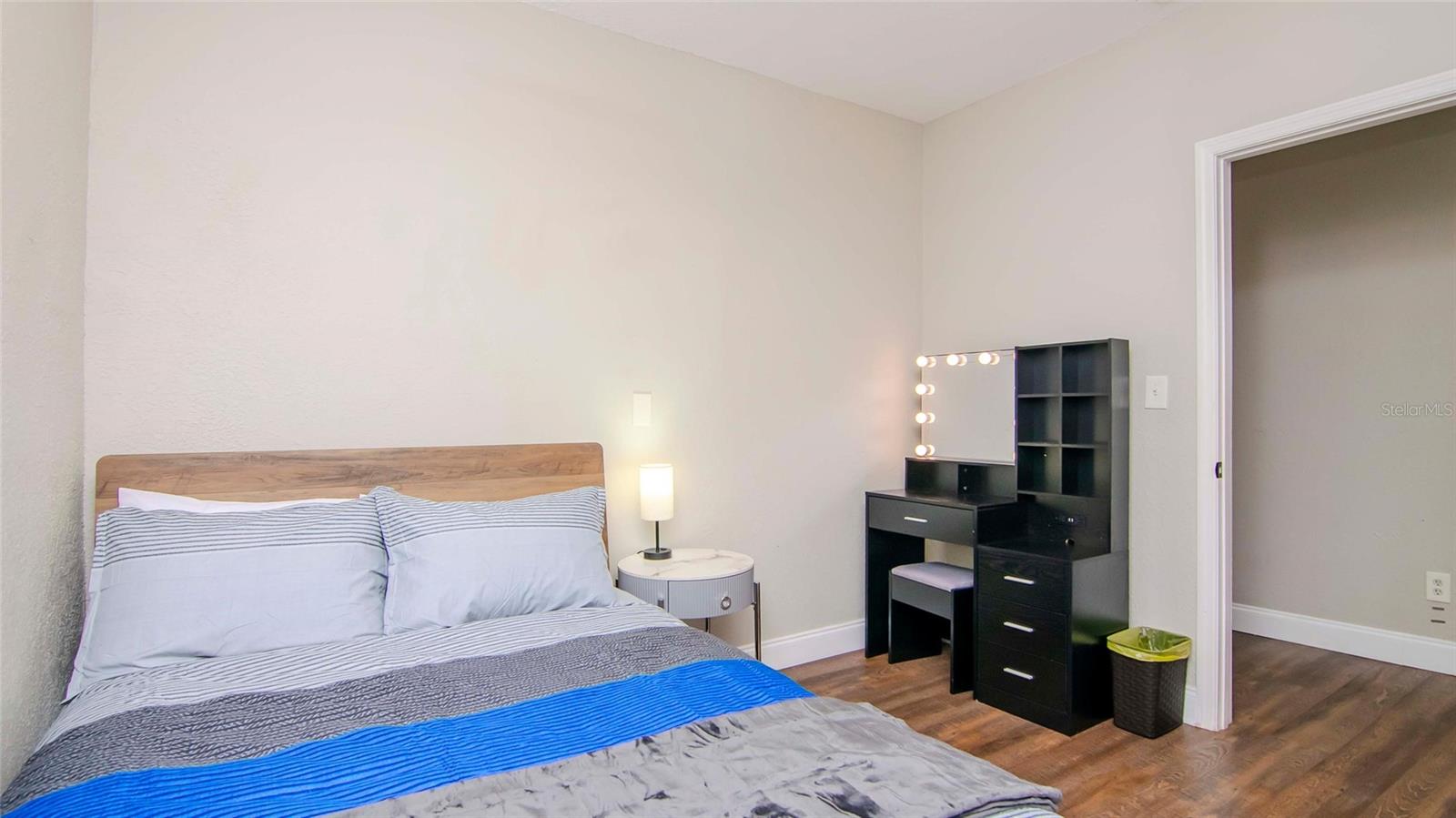 WARREN & KEYES - Residential Income