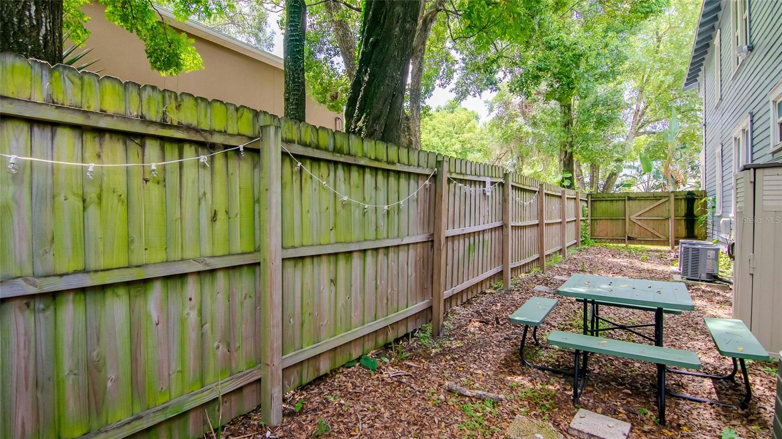 WARREN & KEYES - Residential Income