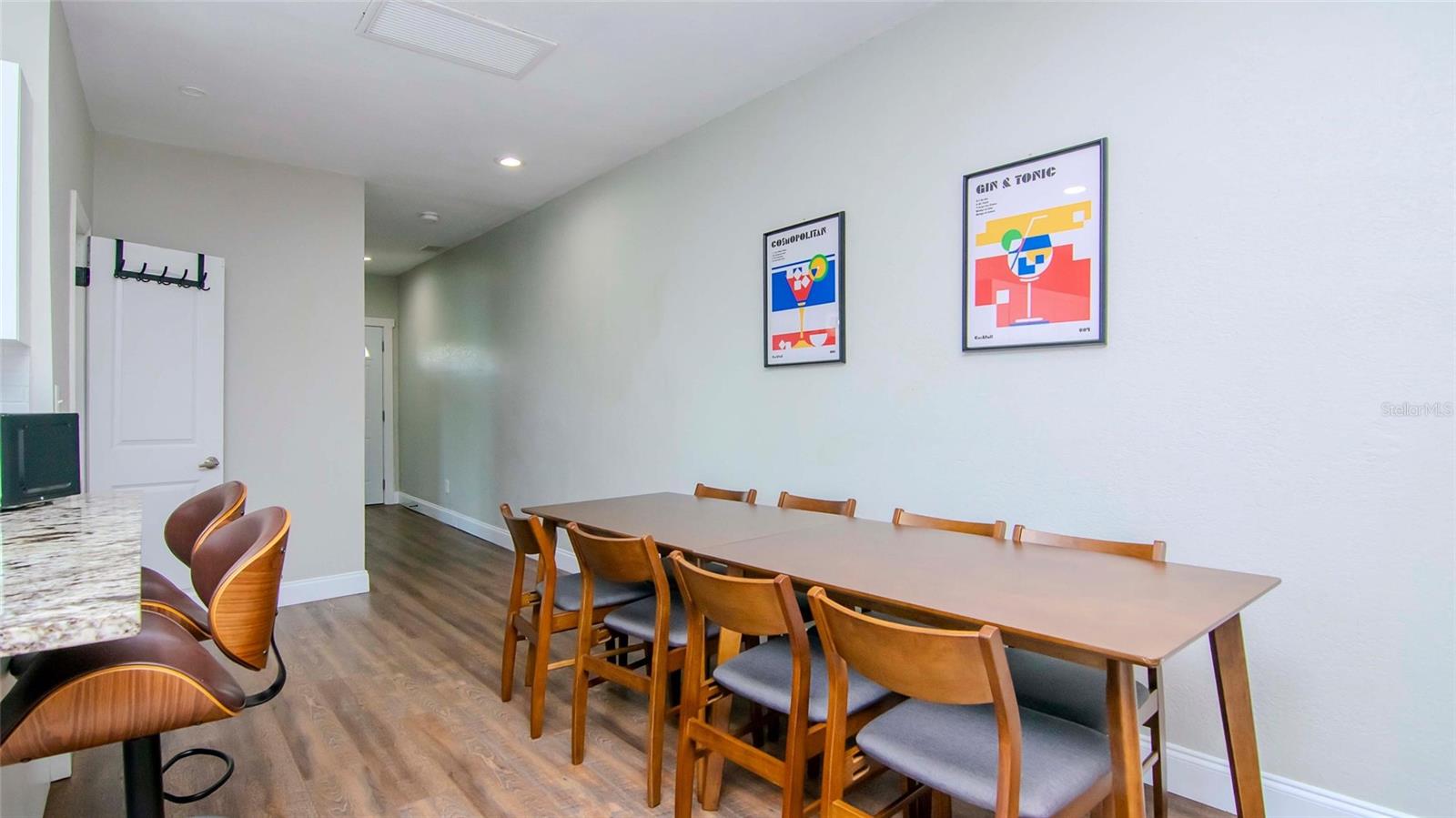 WARREN & KEYES - Residential Income