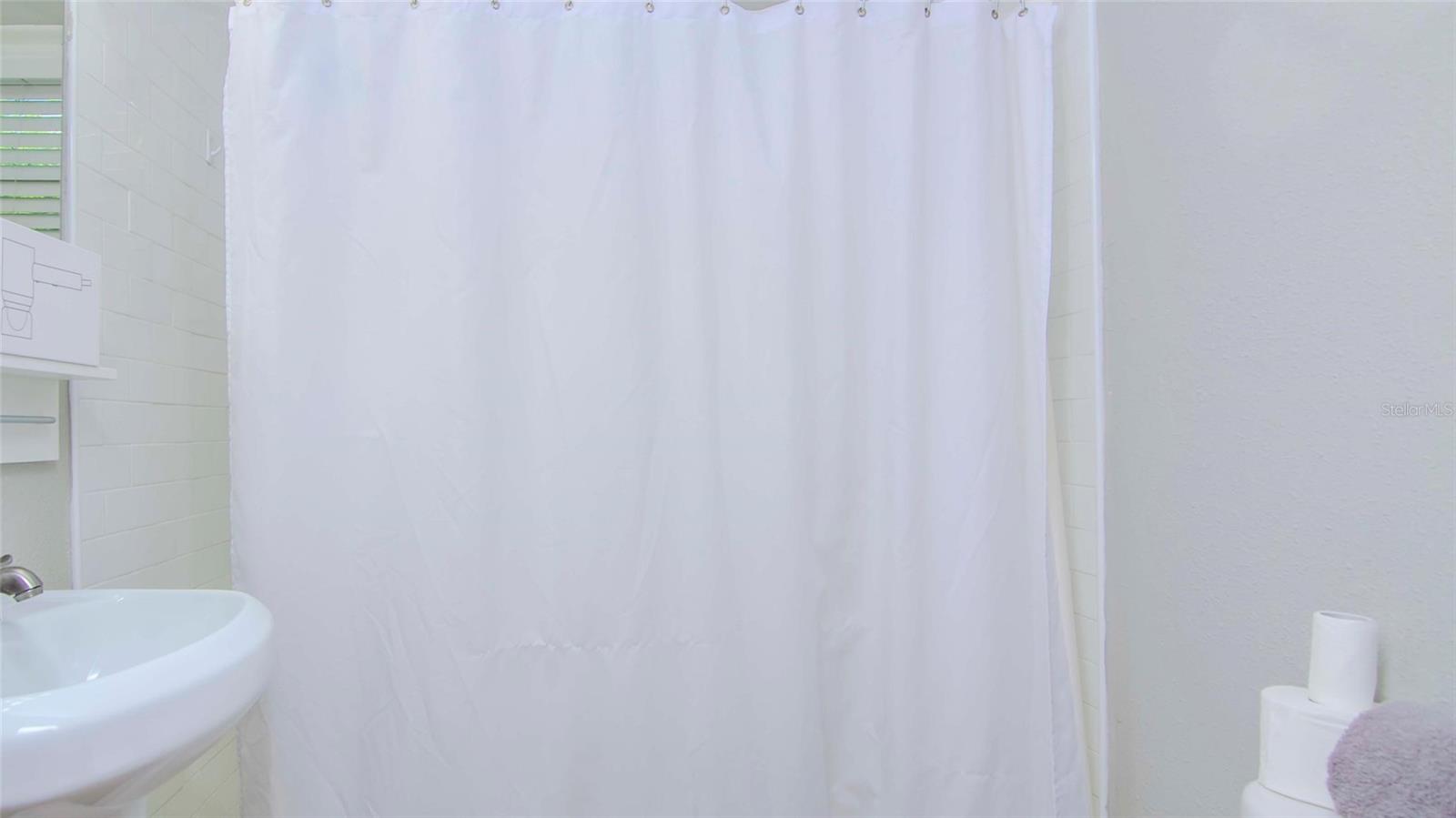 WARREN & KEYES - Residential Income