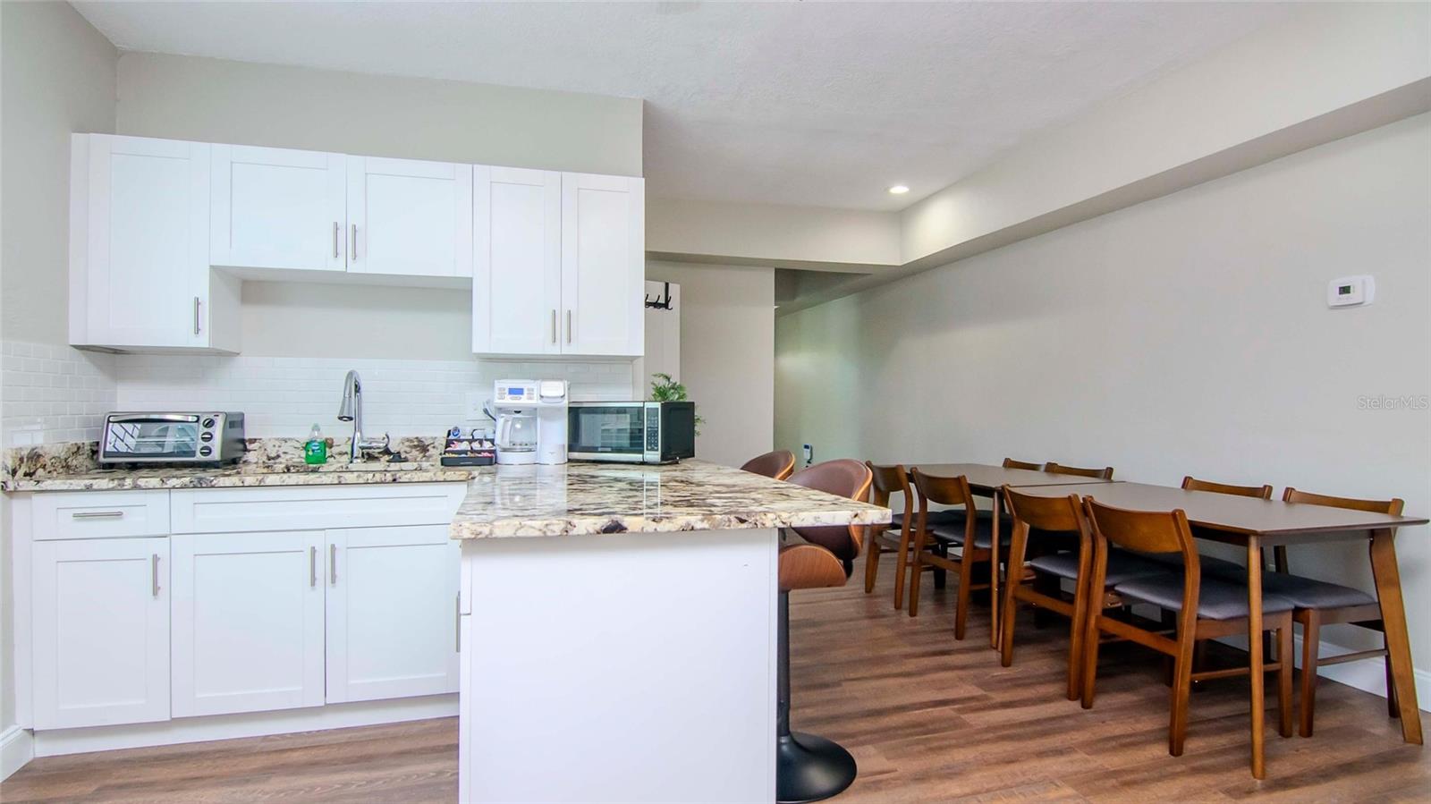 WARREN & KEYES - Residential Income