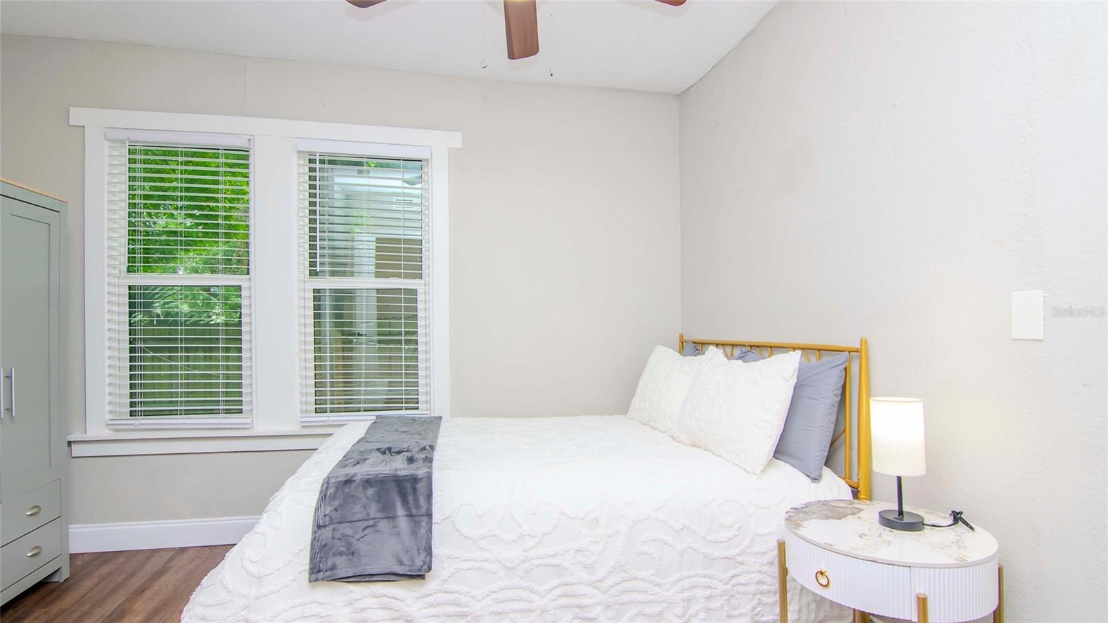 WARREN & KEYES - Residential Income