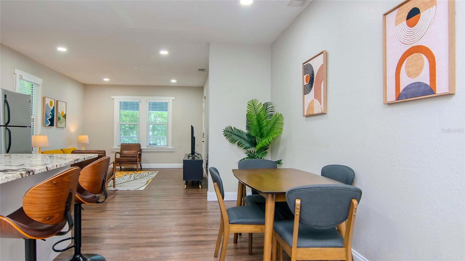 WARREN & KEYES - Residential Income