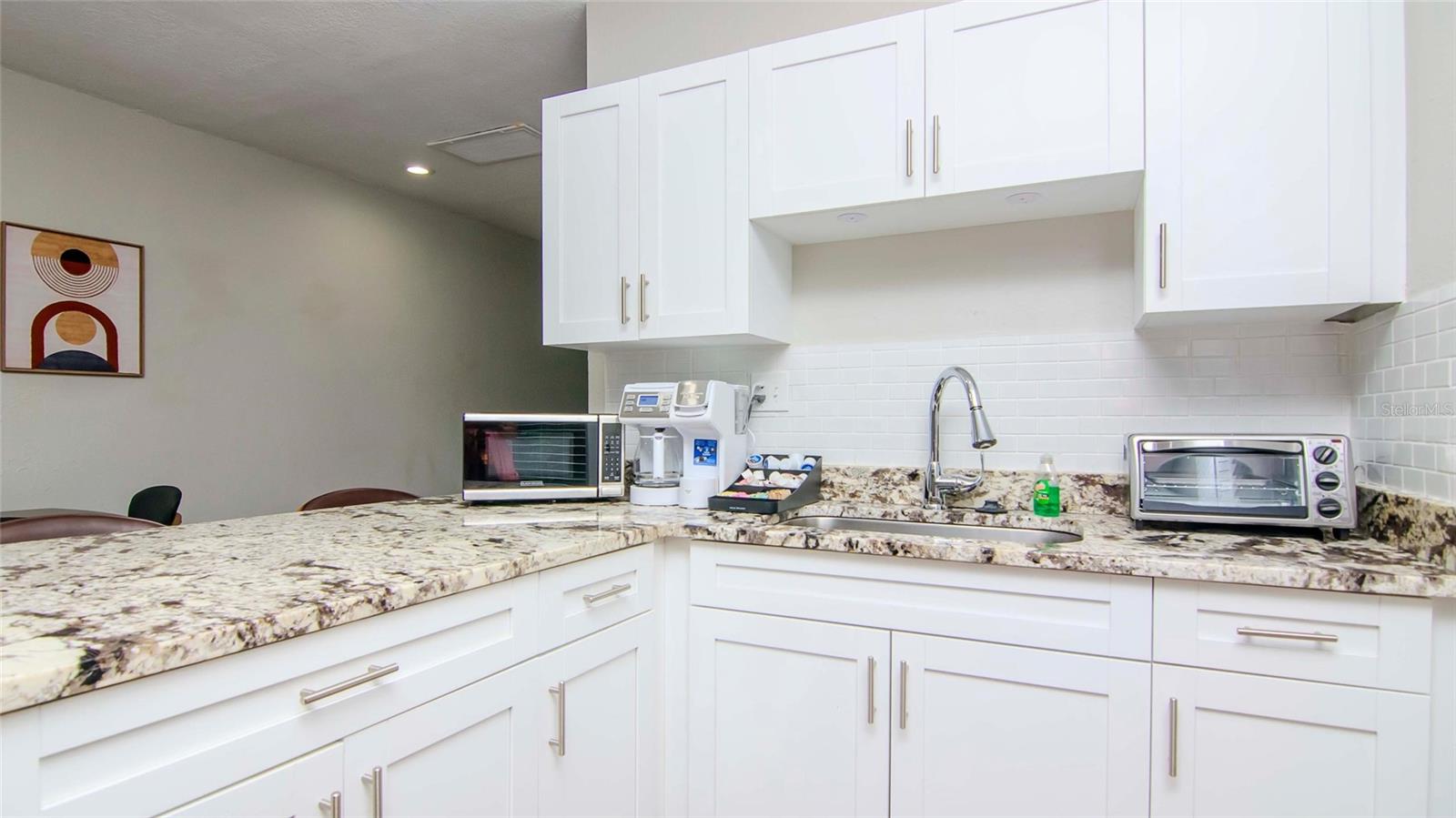 WARREN & KEYES - Residential Income