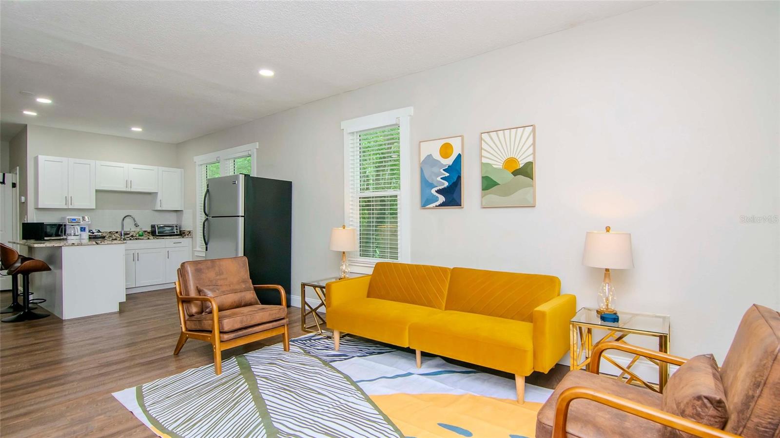 WARREN & KEYES - Residential Income