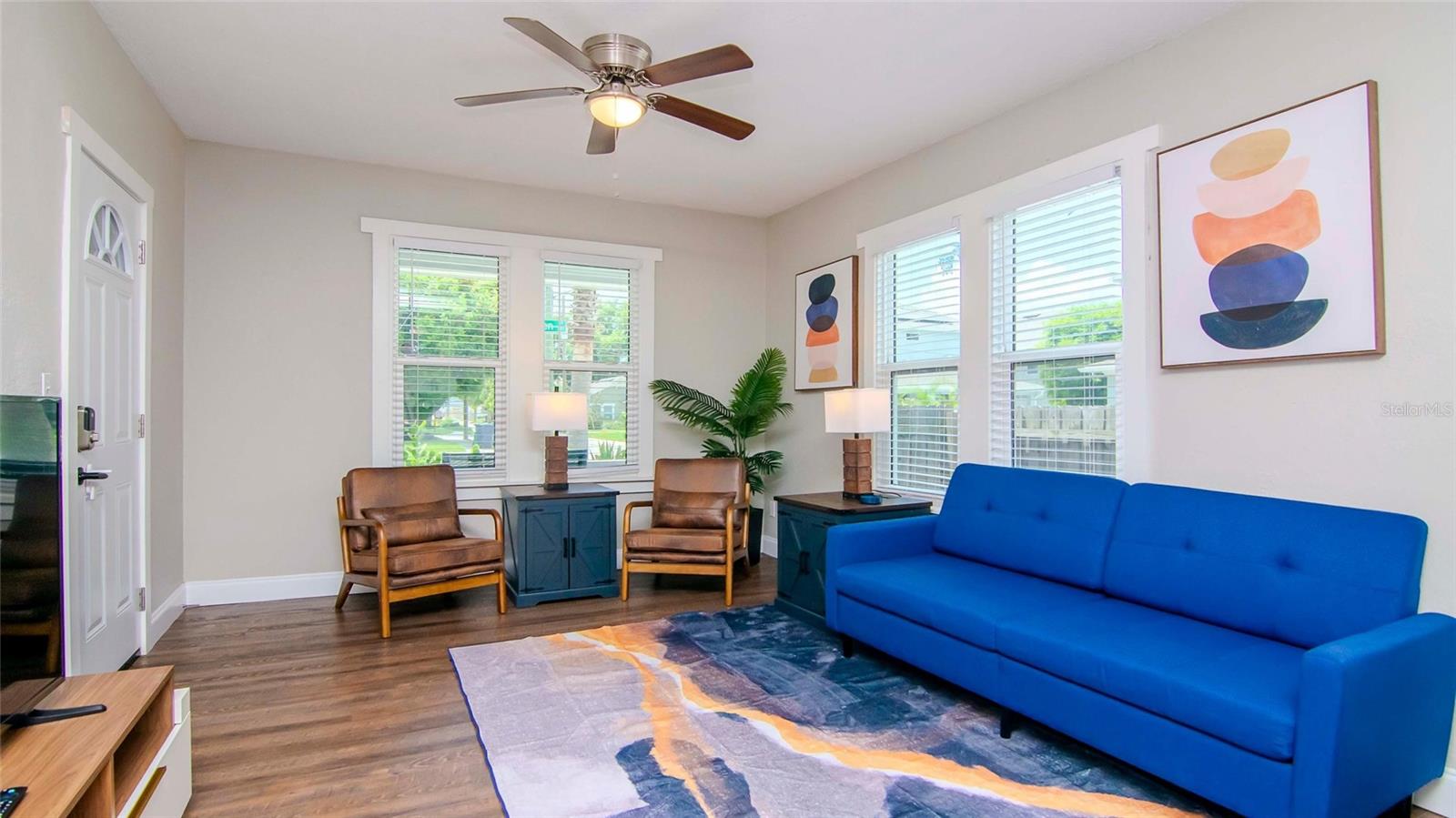 WARREN & KEYES - Residential Income