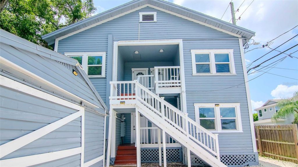 Photo of 213 W Warren Avenue, Tampa, FL 33602 (MLS # TB8482549)