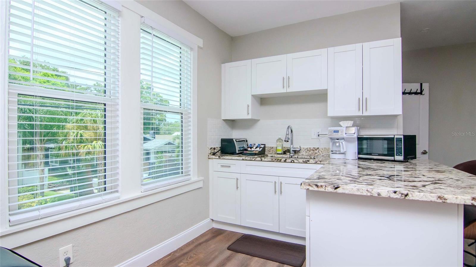 WARREN & KEYES - Residential Income