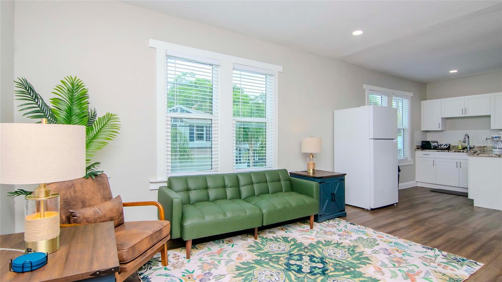 WARREN & KEYES - Residential Income